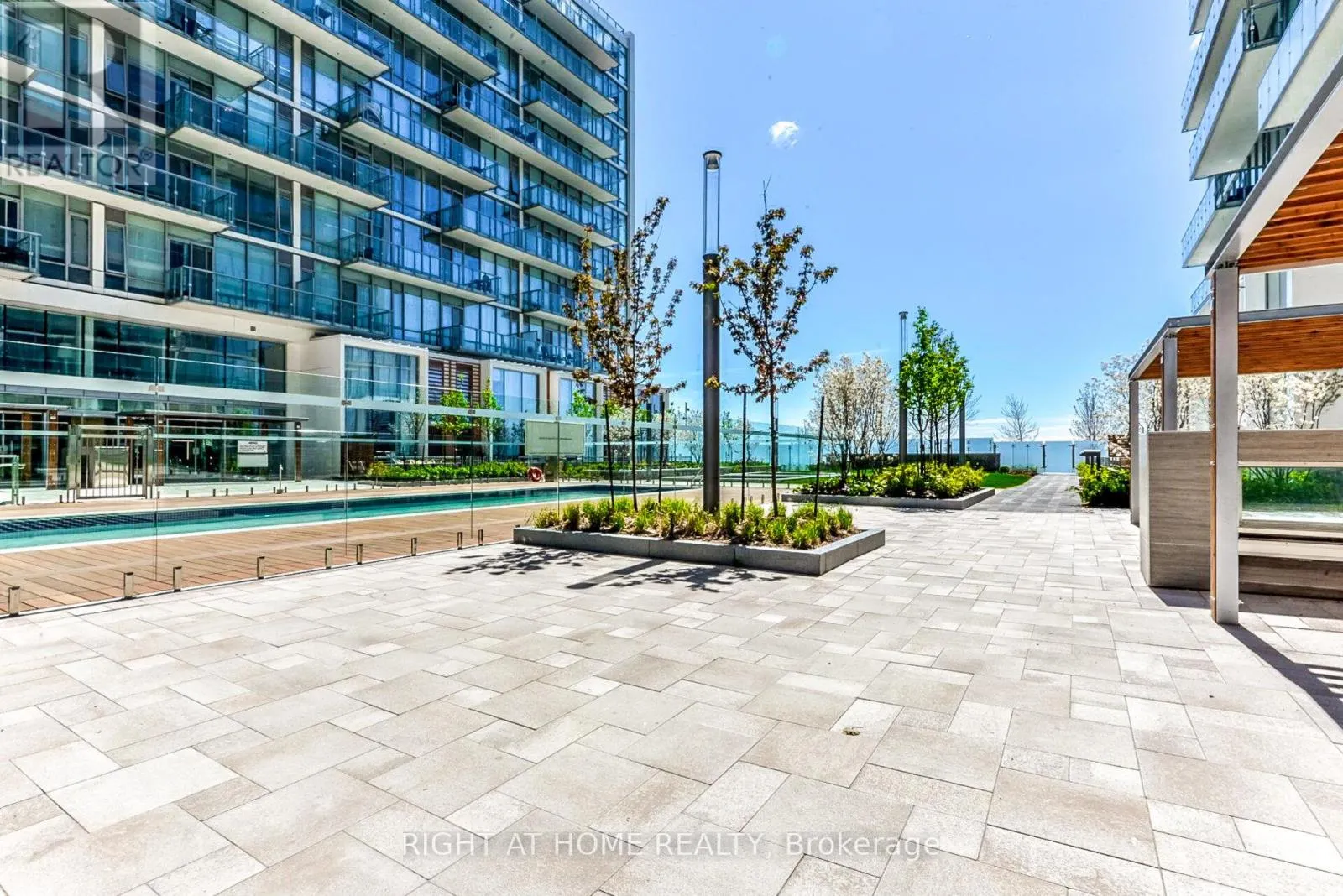 1109 - 29 QUEENS QUAY E
