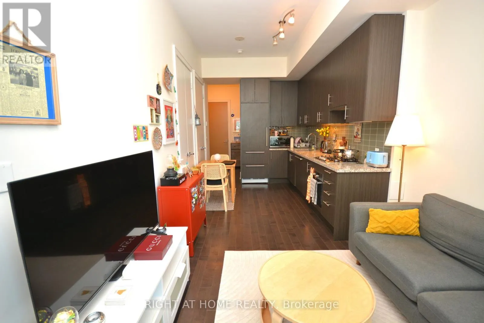 1109 - 29 QUEENS QUAY E