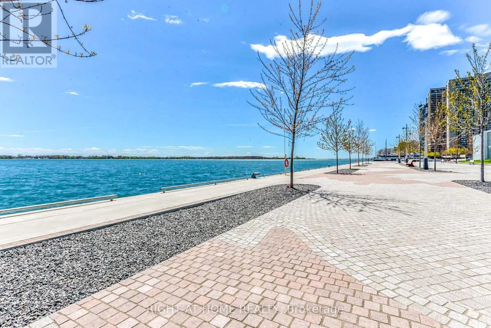 1109 - 29 QUEENS QUAY E