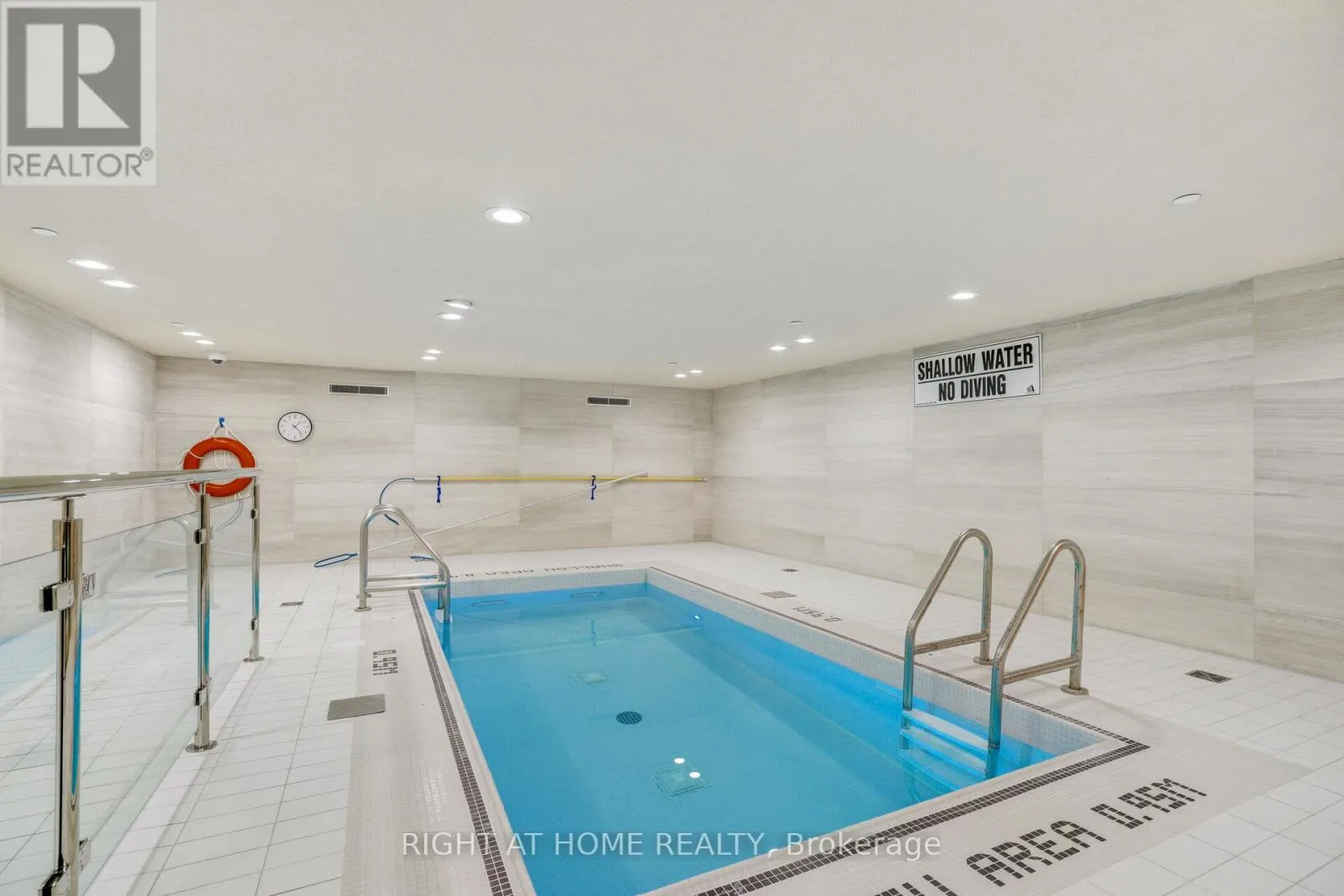 1109 - 29 QUEENS QUAY E