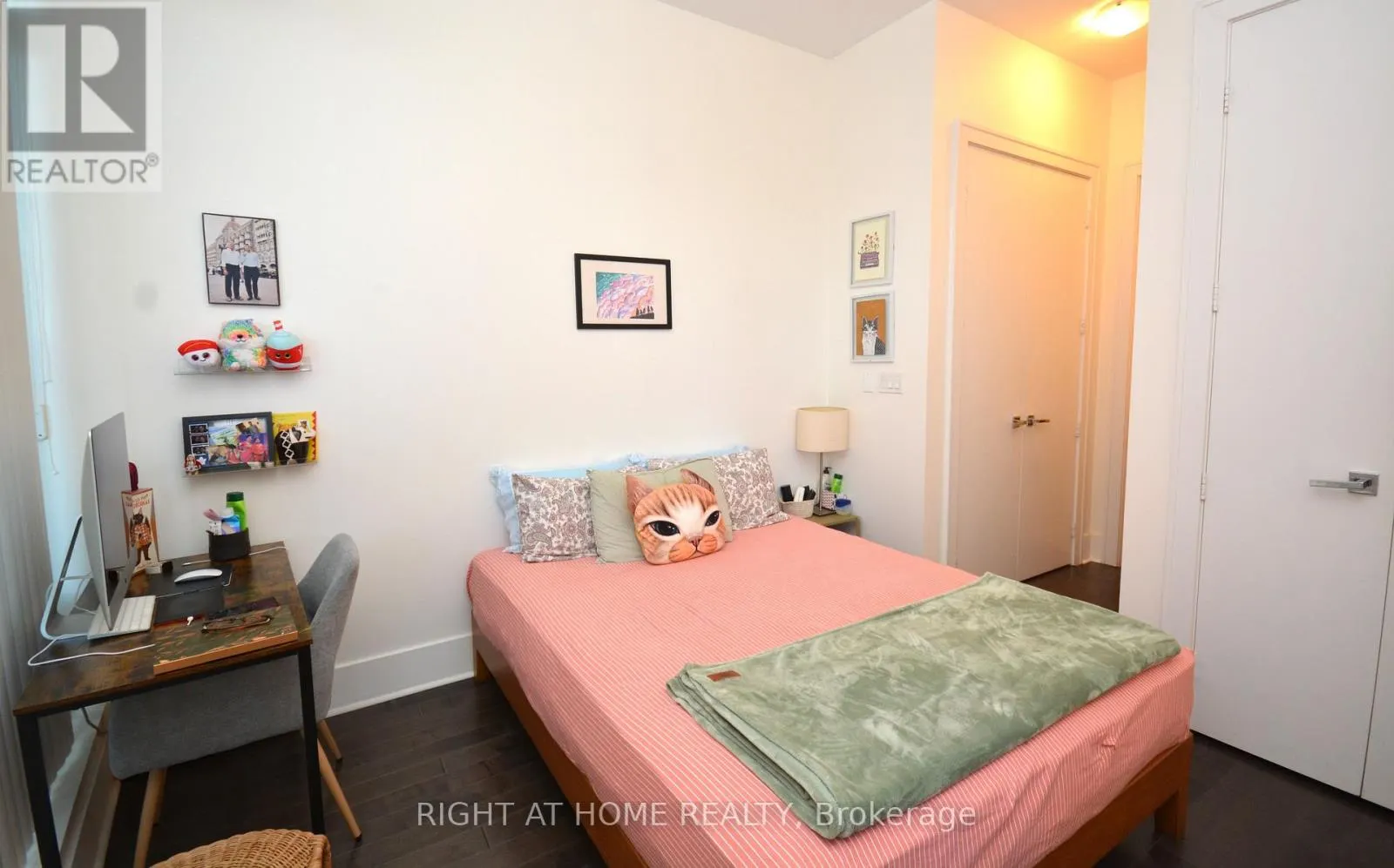 1109 - 29 QUEENS QUAY E
