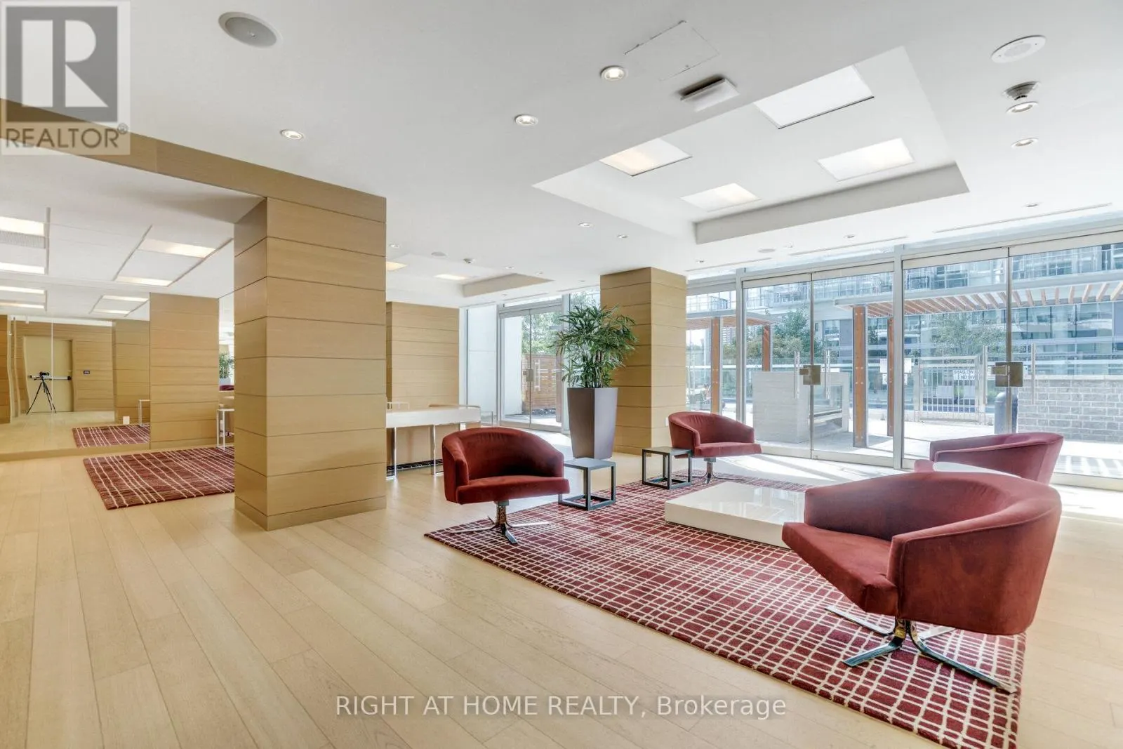 1109 - 29 QUEENS QUAY E