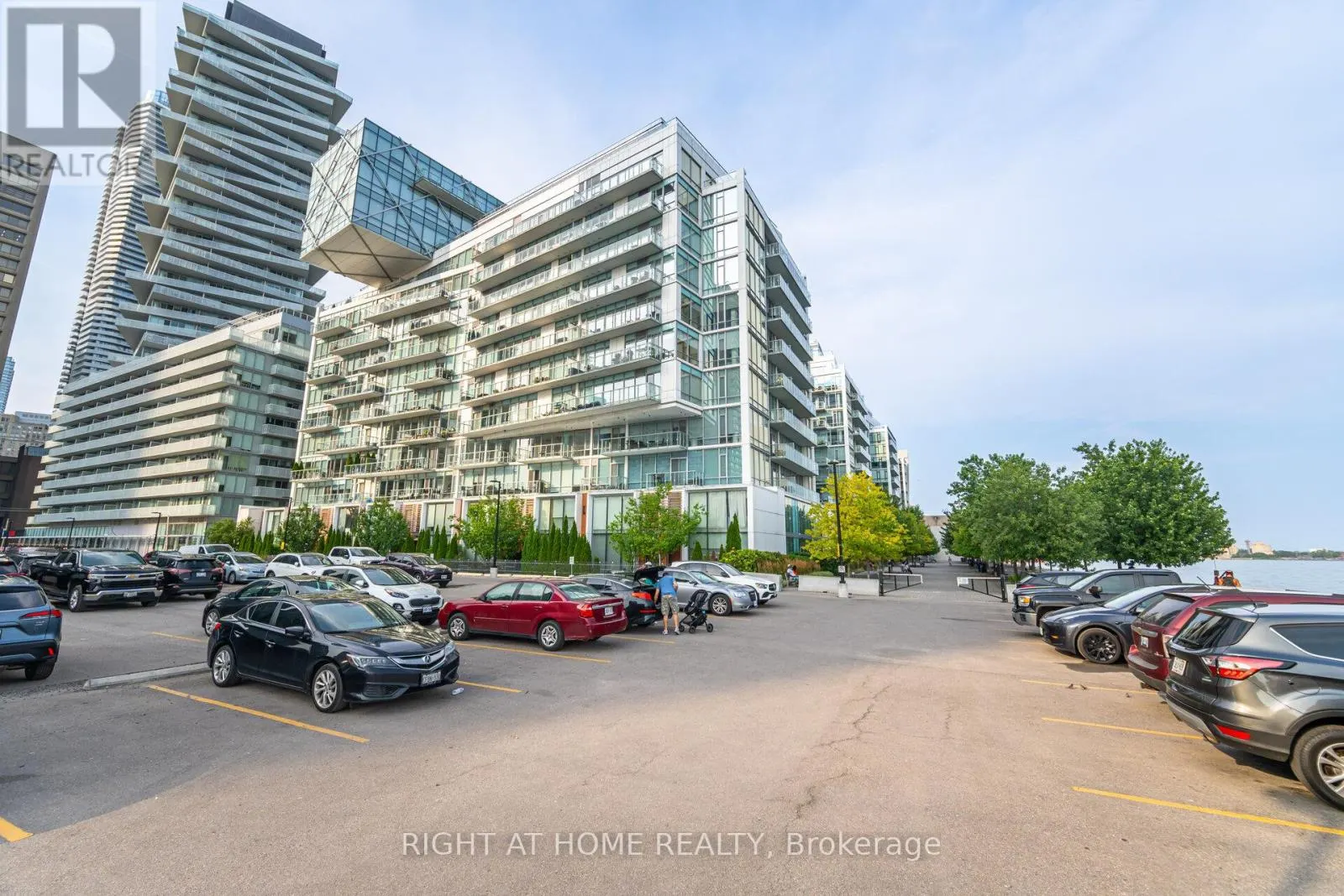 1109 - 29 QUEENS QUAY E