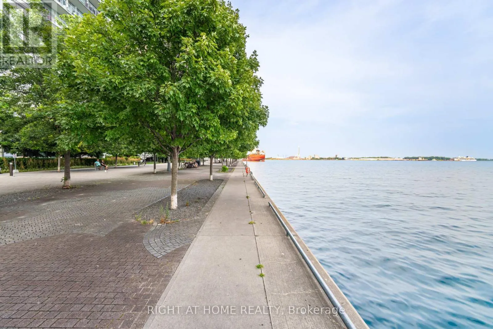 1109 - 29 QUEENS QUAY E