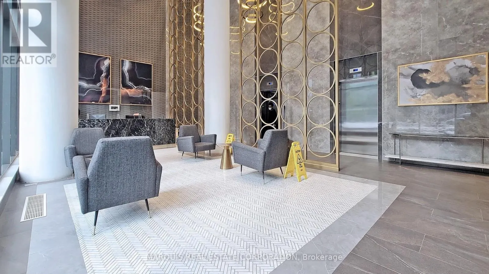 505-MAINBR - 330 RICHMOND STREET W
