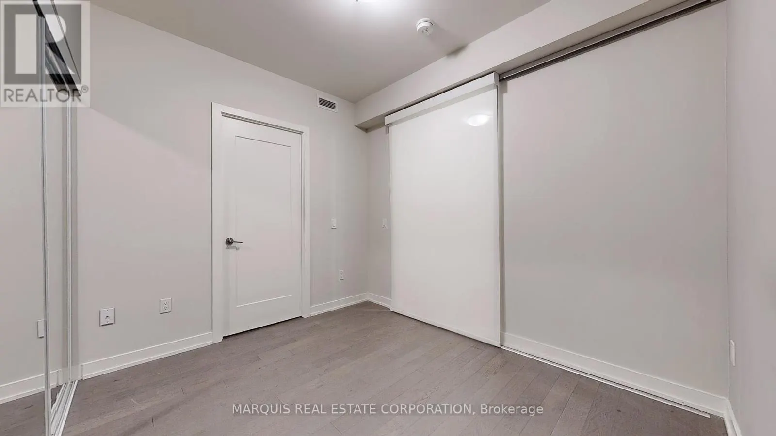 505-MAINBR - 330 RICHMOND STREET W