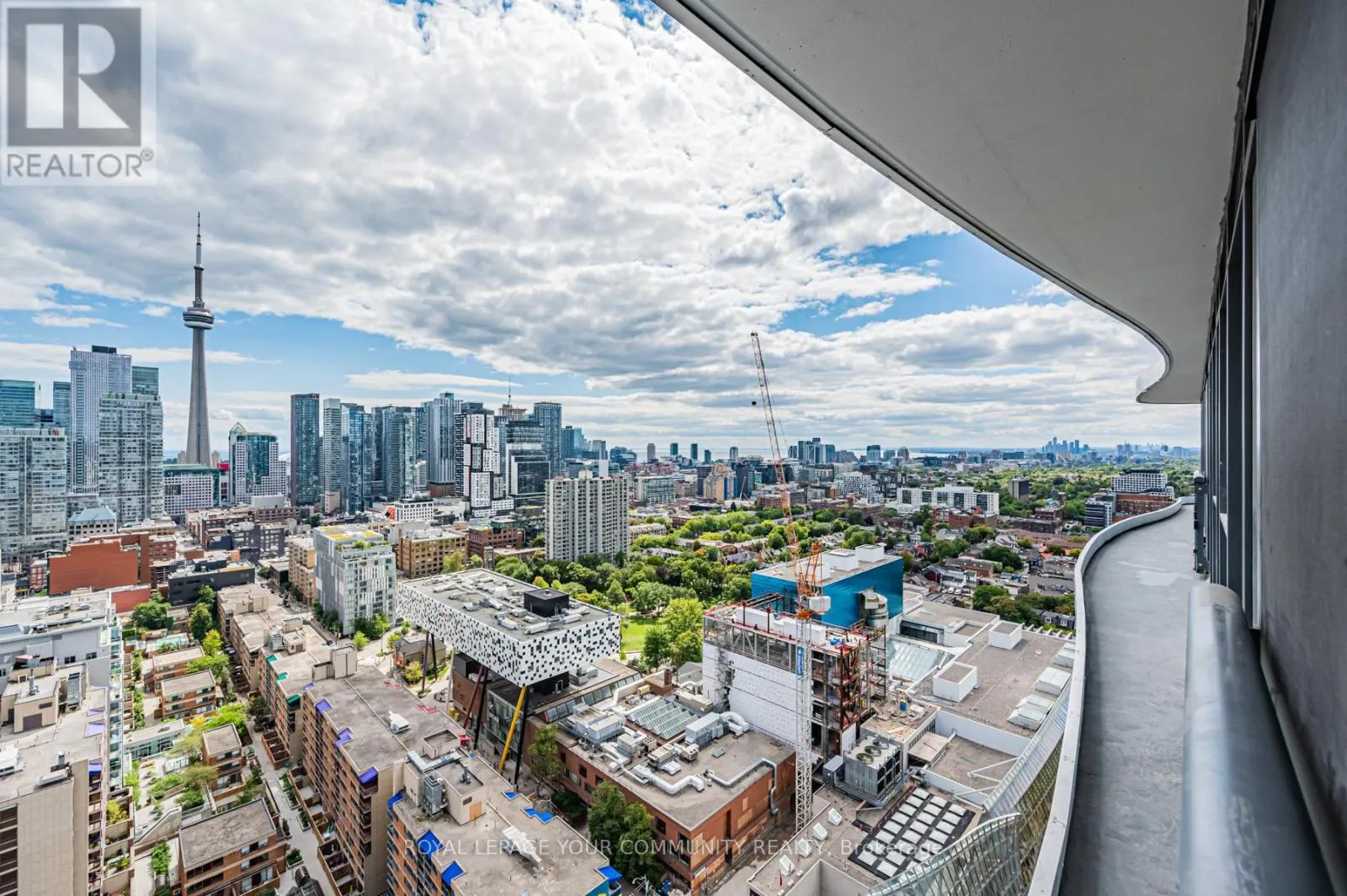 2708 - 280 DUNDAS STREET W