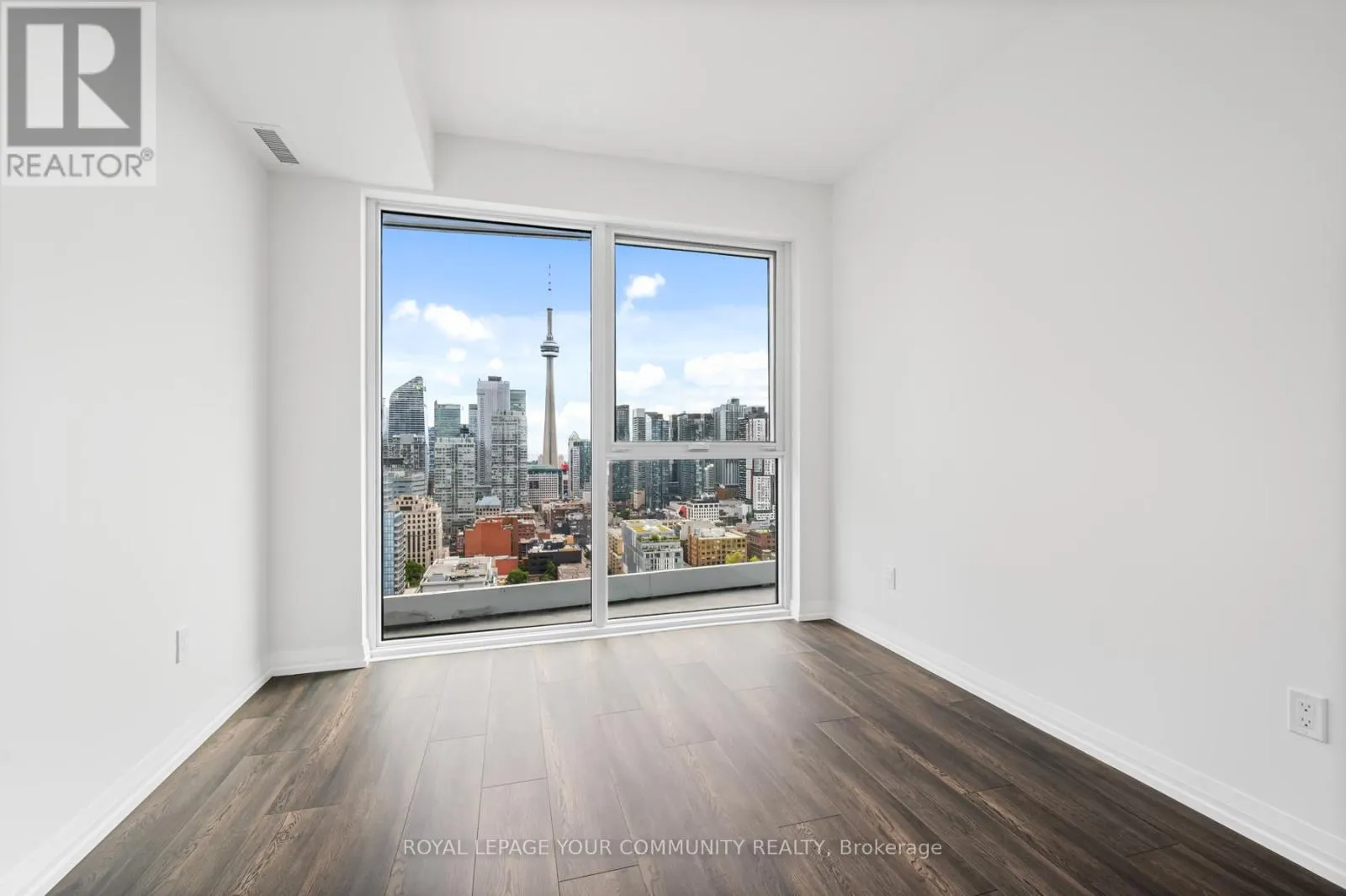 2708 - 280 DUNDAS STREET W