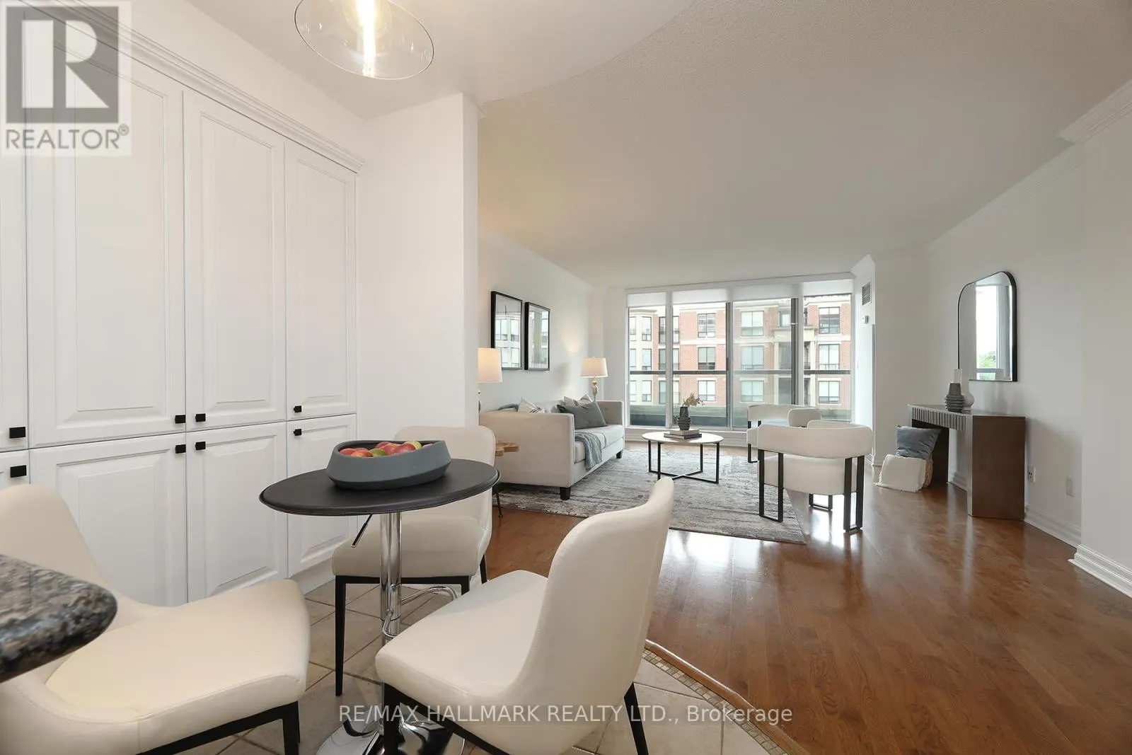 609 - 2727 YONGE STREET