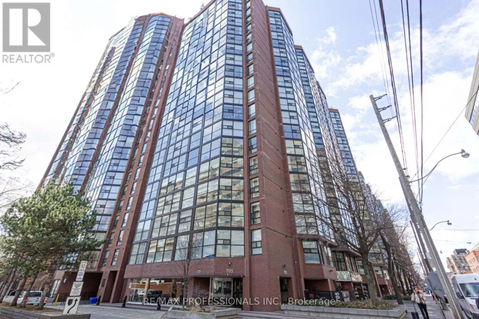 405 - 705 KING STREET W
