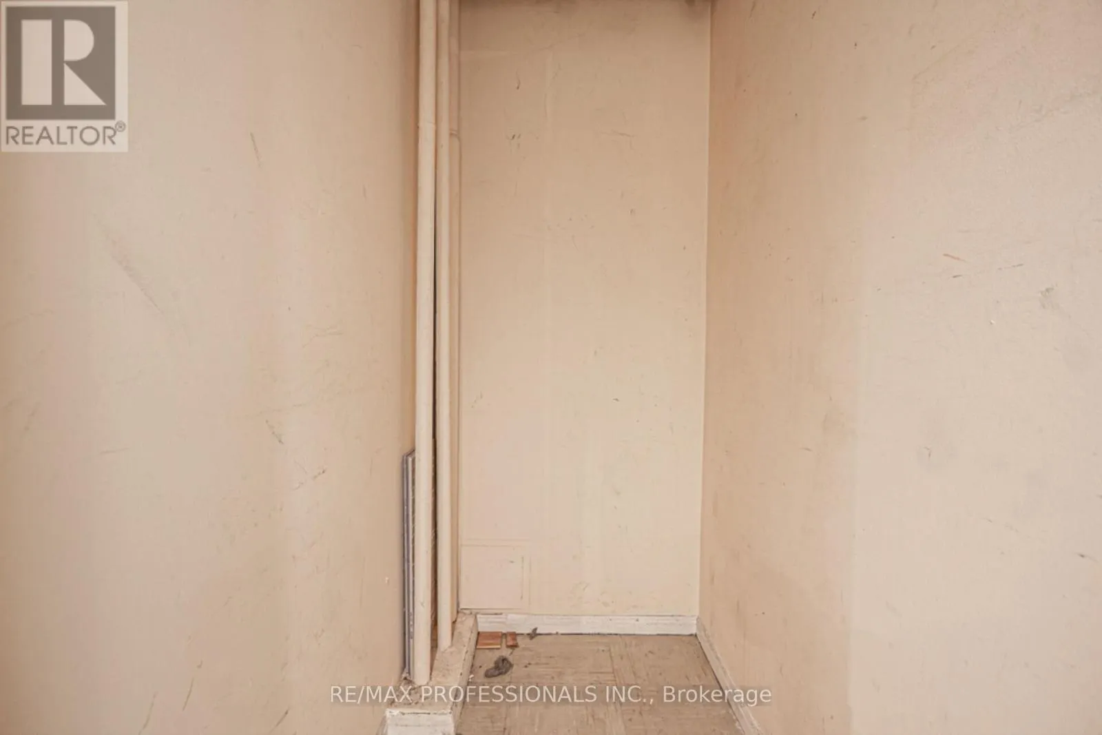 405 - 705 KING STREET W