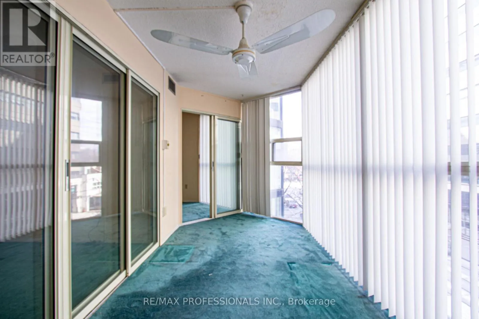 405 - 705 KING STREET W