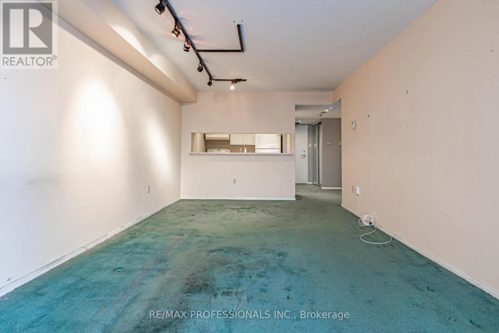 405 - 705 KING STREET W