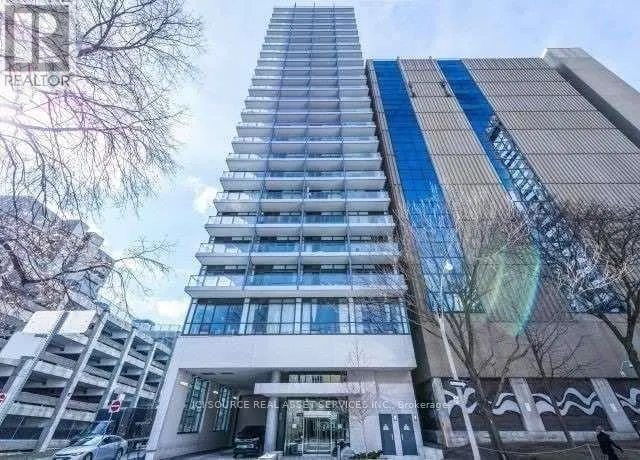 2204 - 210 SIMCOE STREET