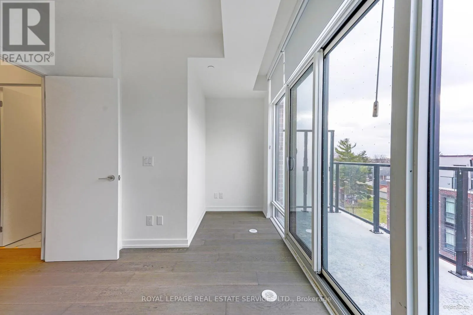 47 - 861 SHEPPARD AVENUE W