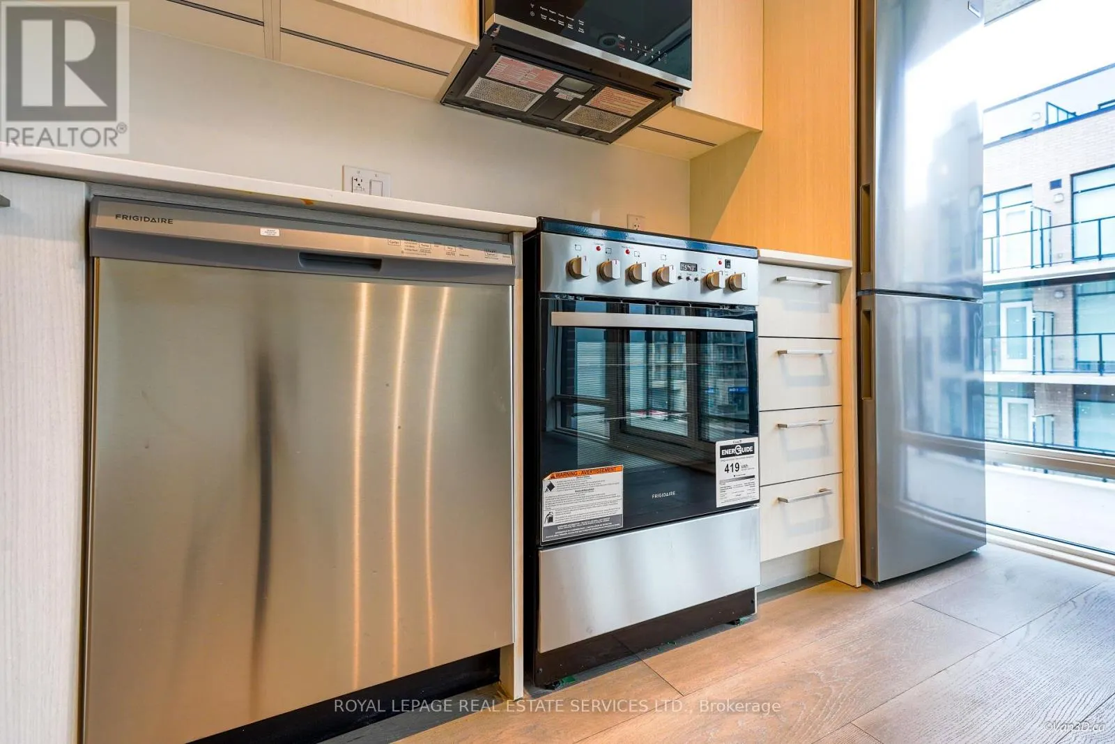 47 - 861 SHEPPARD AVENUE W