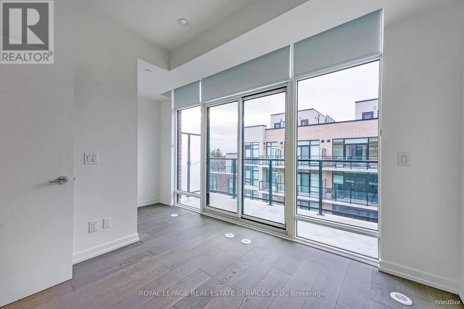 47 - 861 SHEPPARD AVENUE W