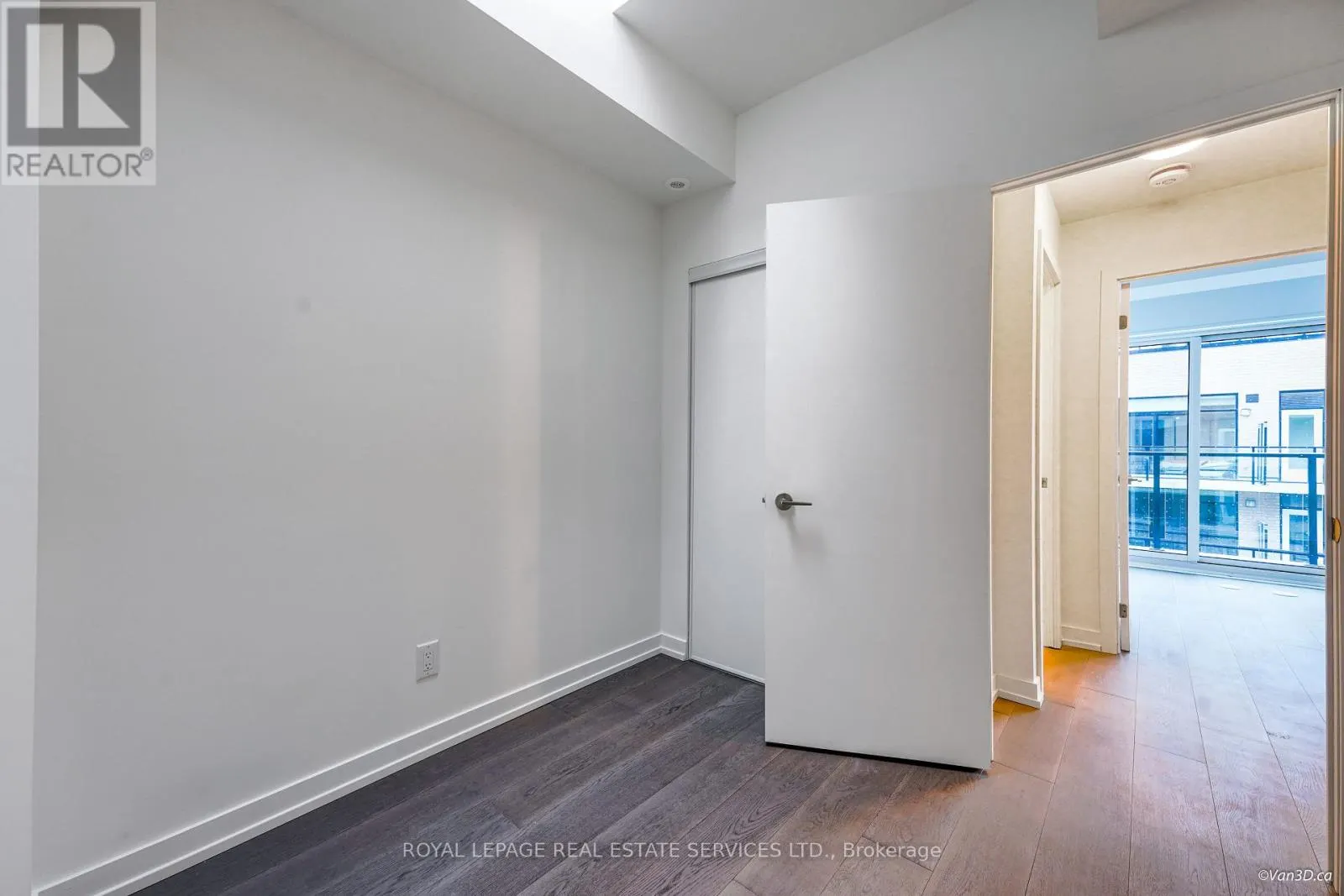 47 - 861 SHEPPARD AVENUE W