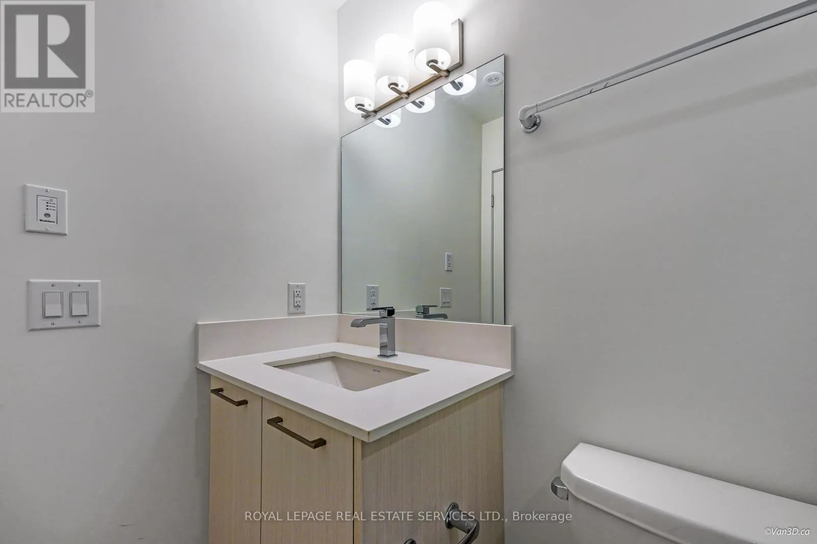 47 - 861 SHEPPARD AVENUE W
