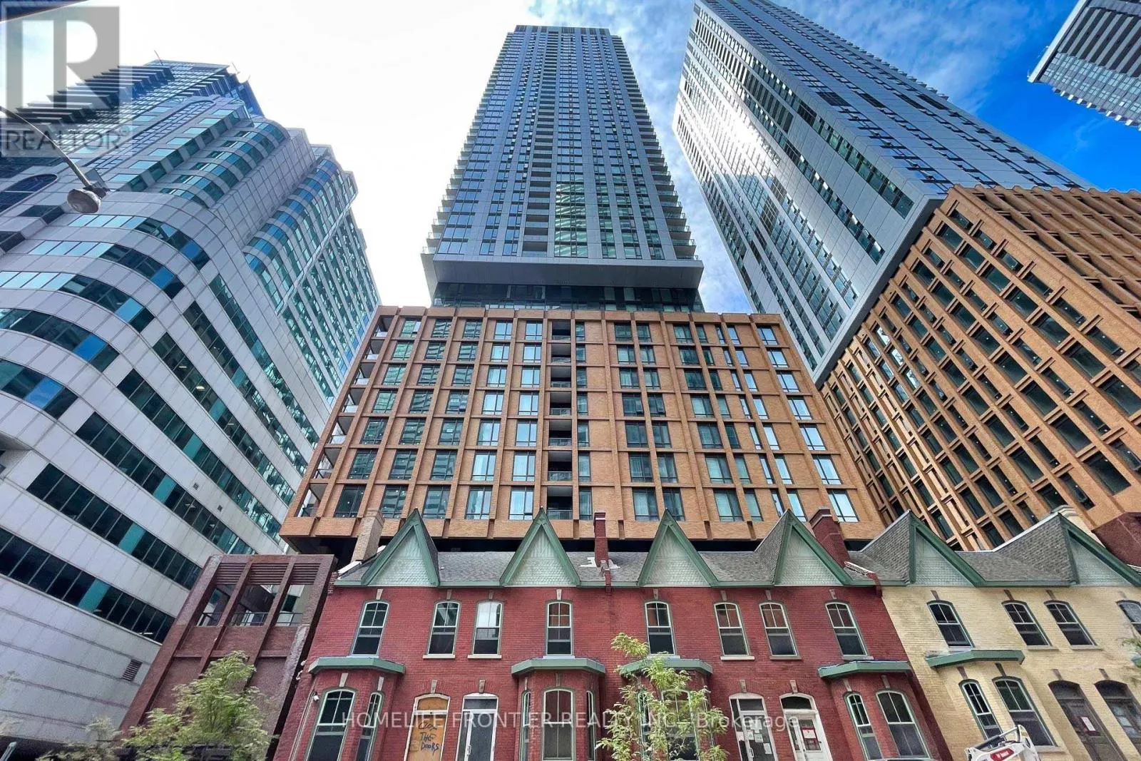 805 - 8 WIDMER STREET