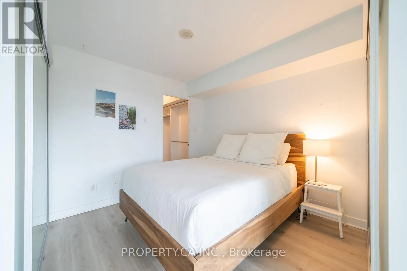 512 - 1171 QUEEN STREET W