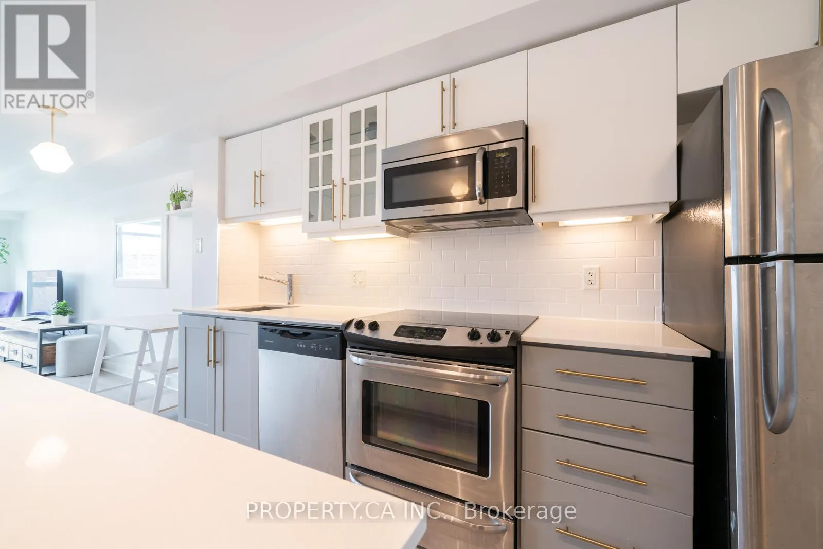 512 - 1171 QUEEN STREET W