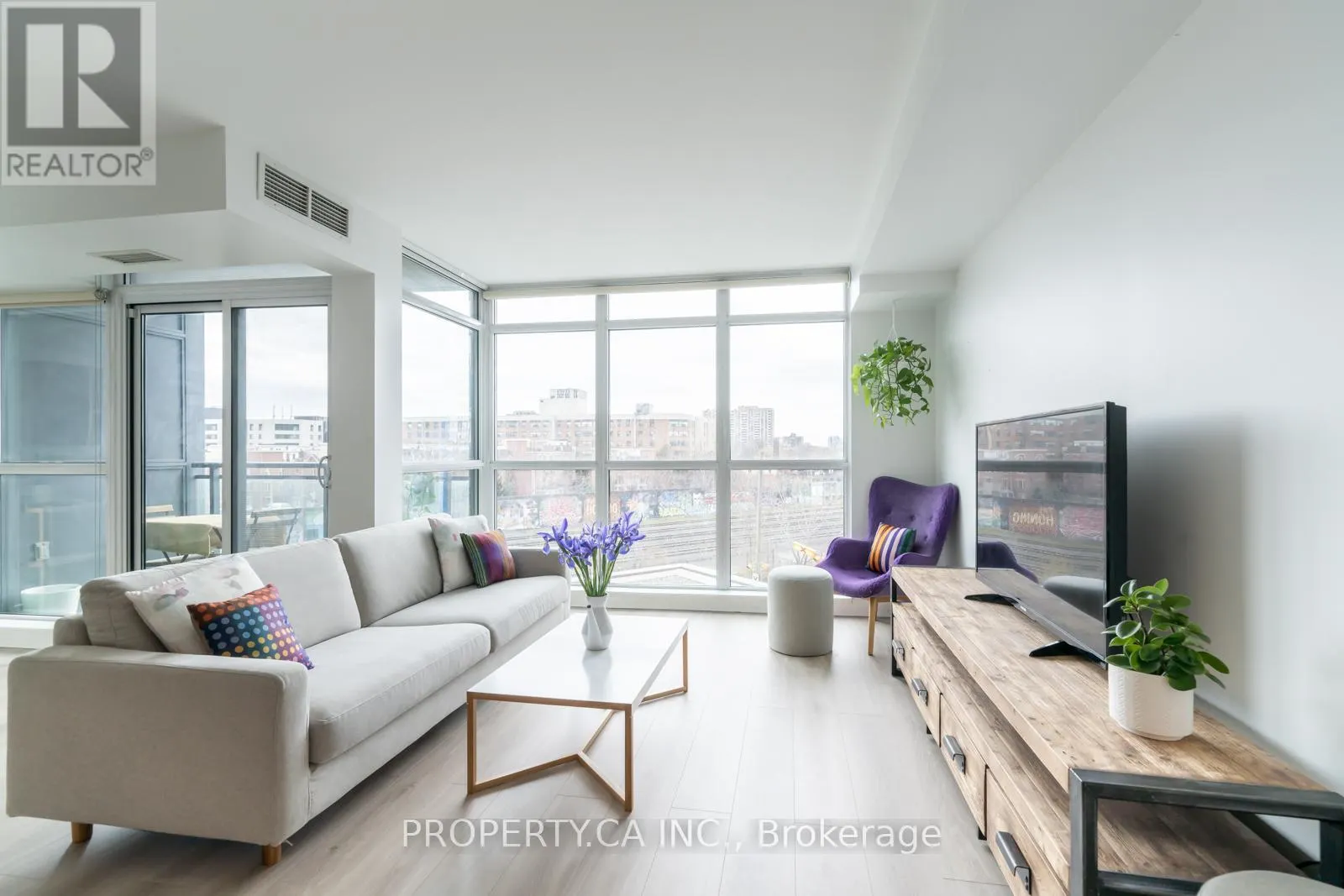 512 - 1171 QUEEN STREET W