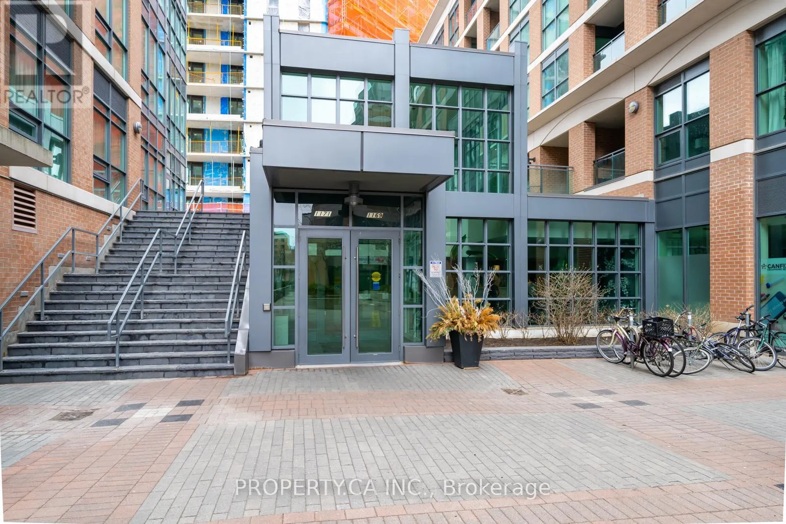 512 - 1171 QUEEN STREET W