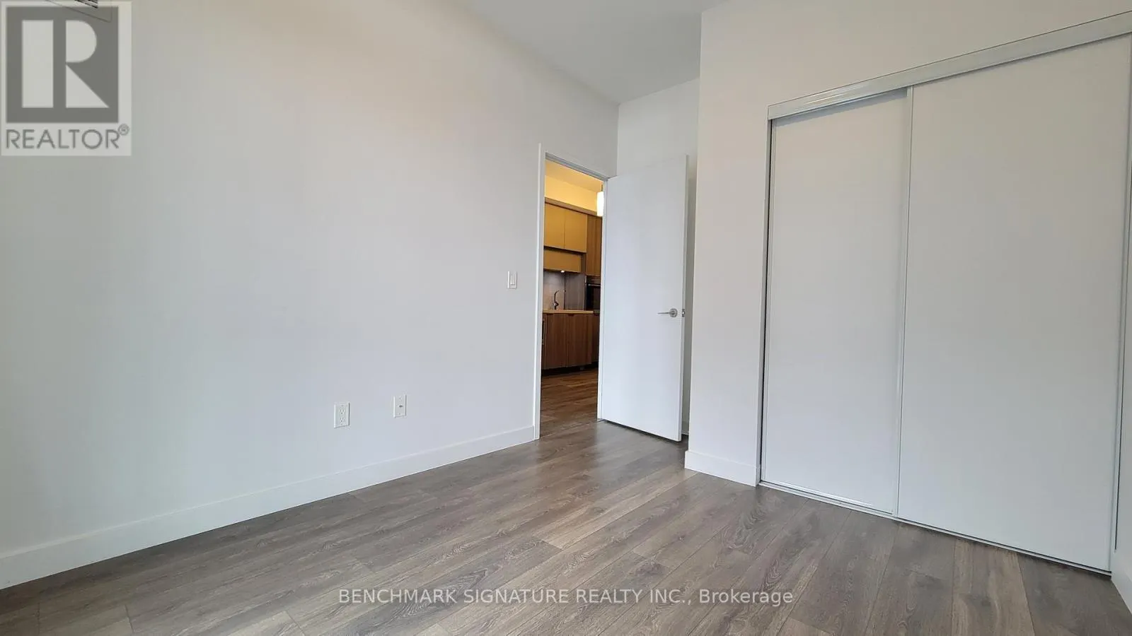 3003 - 8 EGLINTON AVENUE E