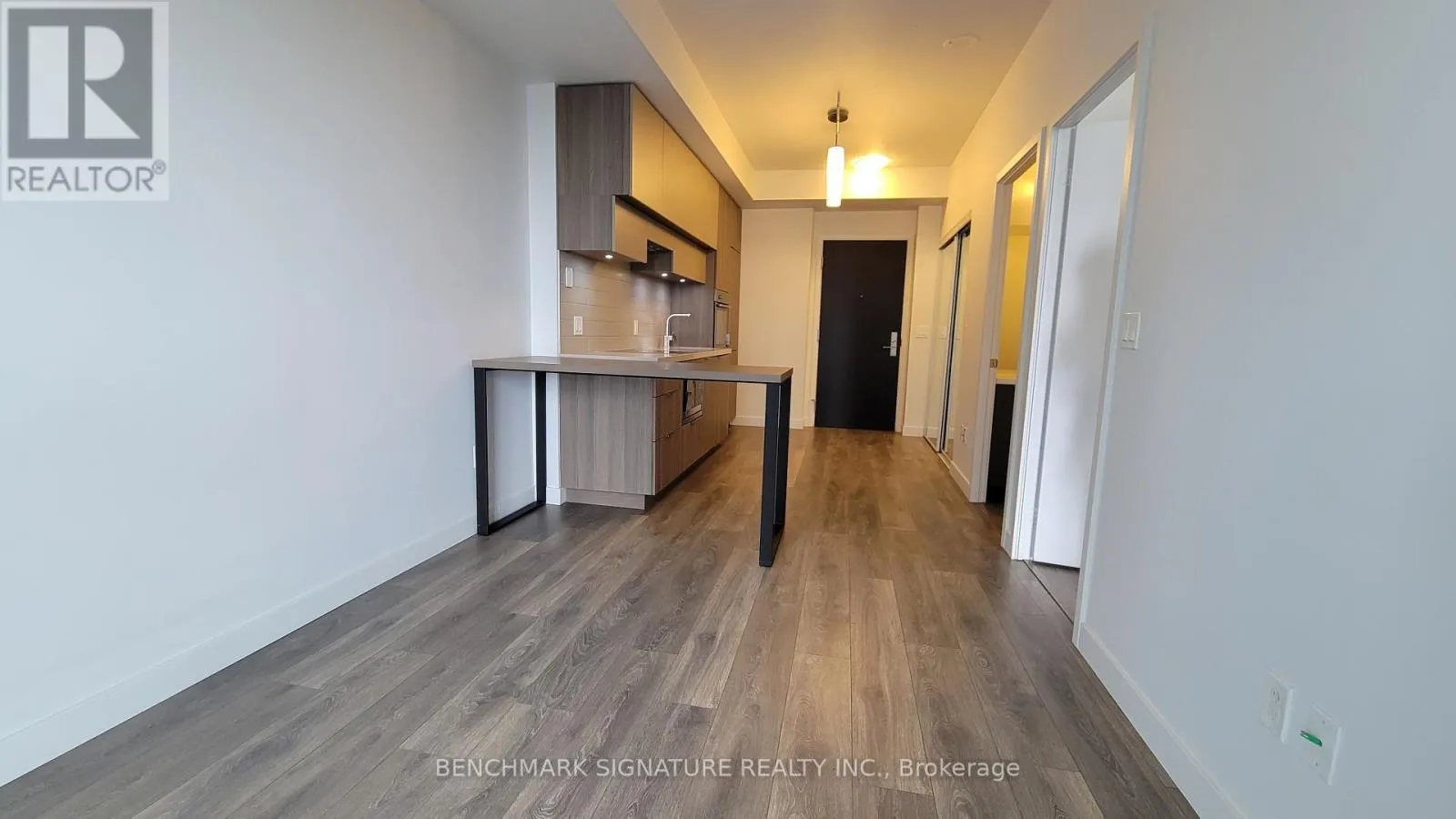 3003 - 8 EGLINTON AVENUE E