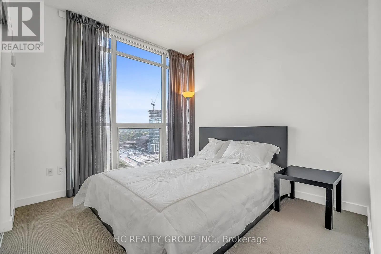 2205 - 33 SINGER COURT