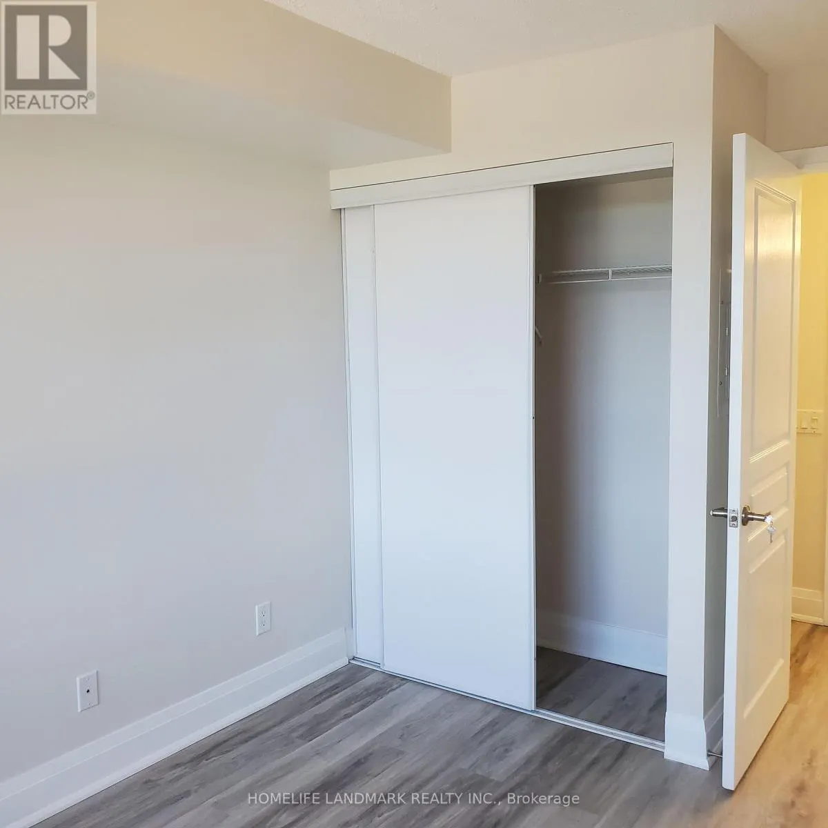 2125 - 15 NORTHTOWN WAY