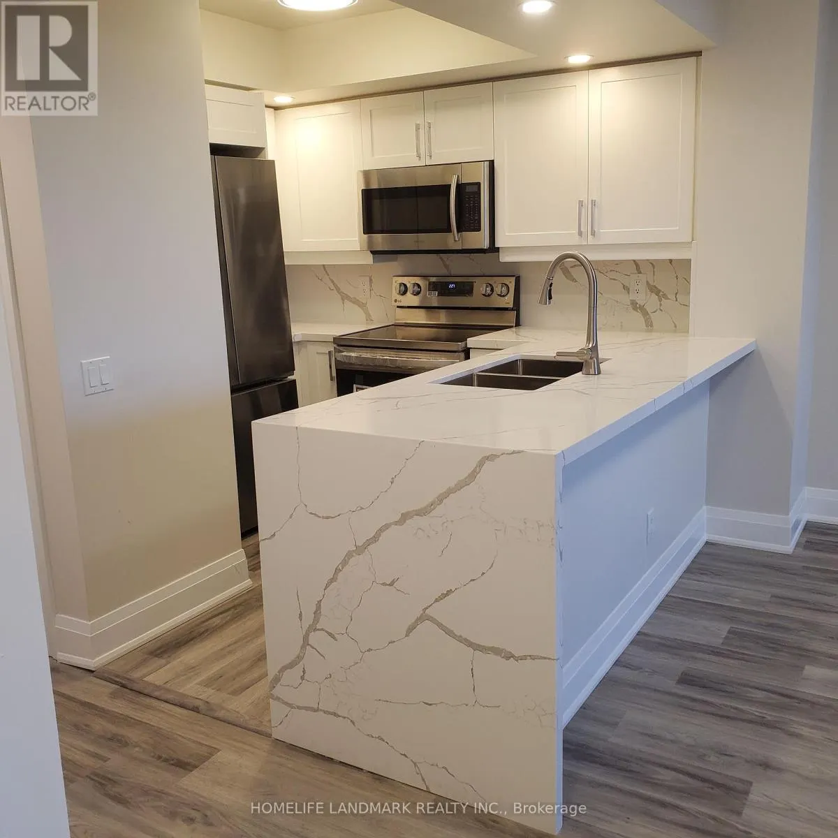 2125 - 15 NORTHTOWN WAY