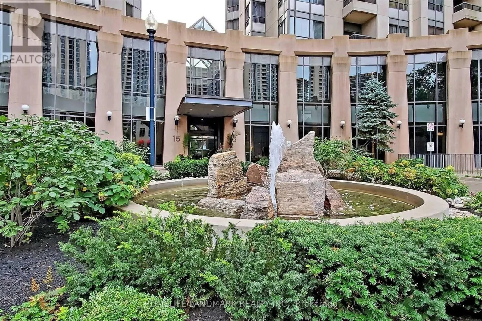 2125 - 15 NORTHTOWN WAY