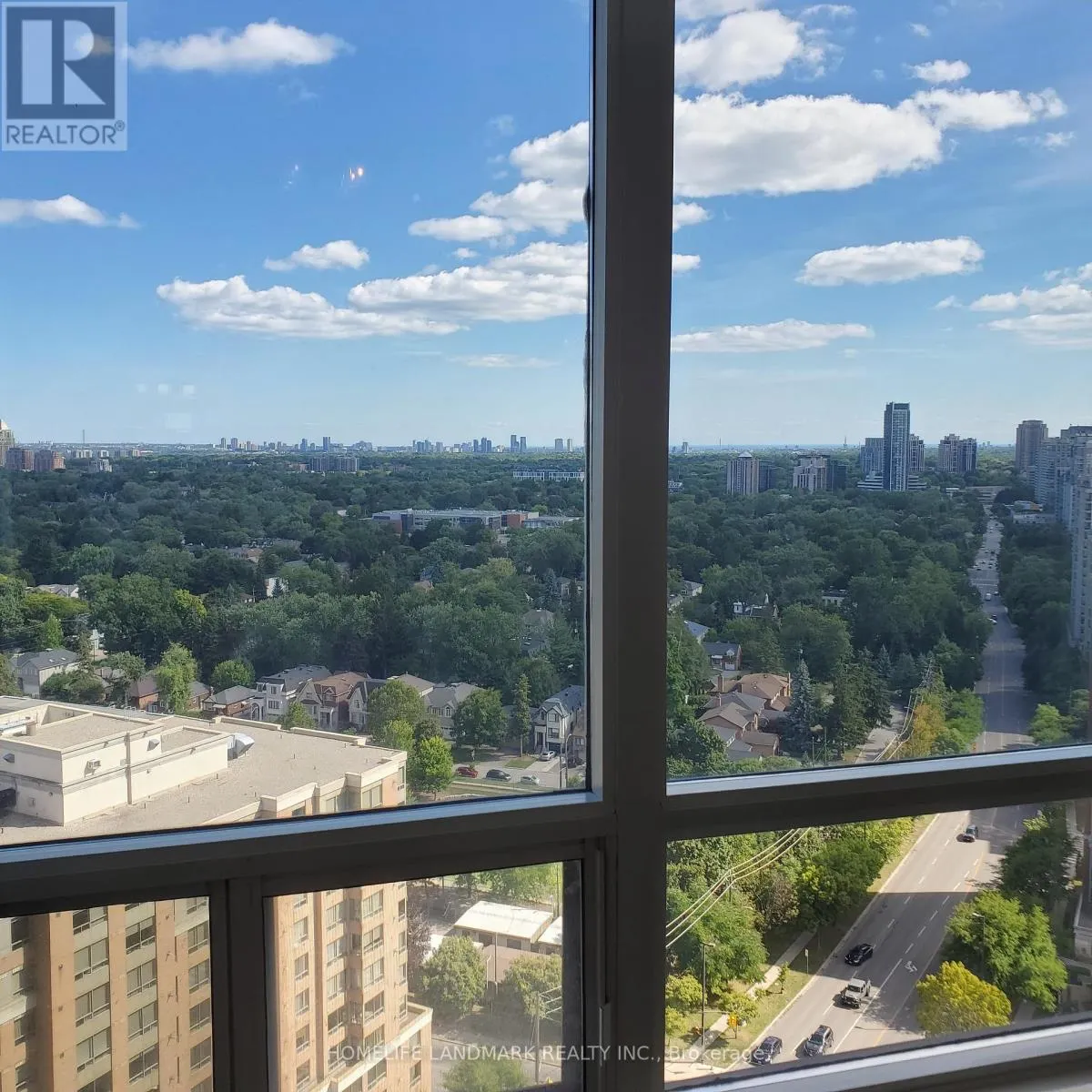 2125 - 15 NORTHTOWN WAY