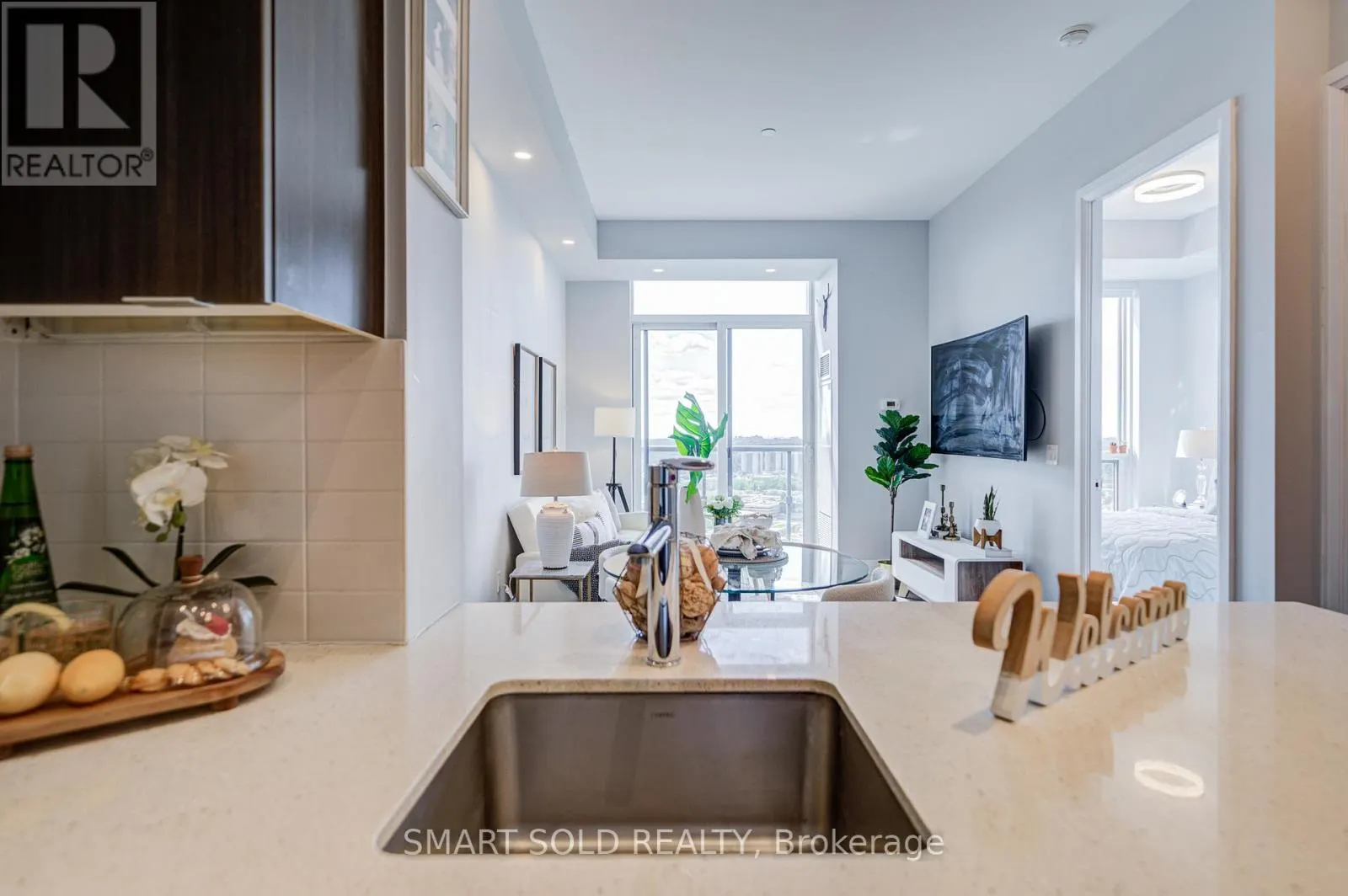 PH02 - 18 GRAYDON HALL DRIVE