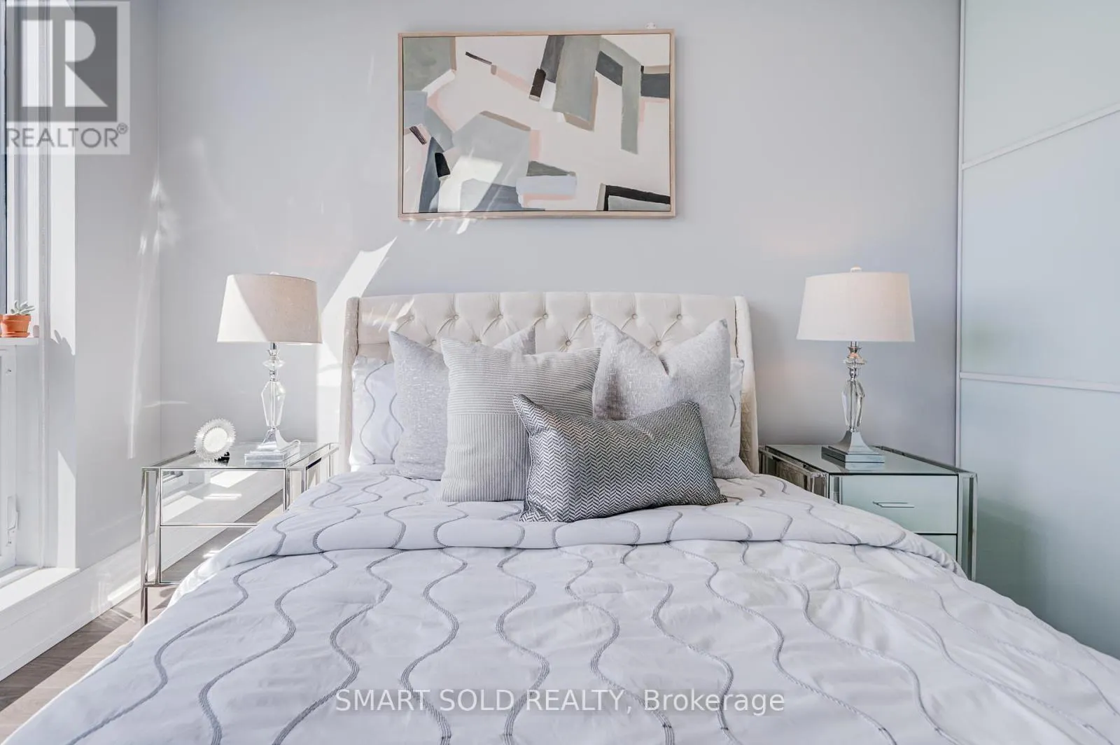 PH02 - 18 GRAYDON HALL DRIVE