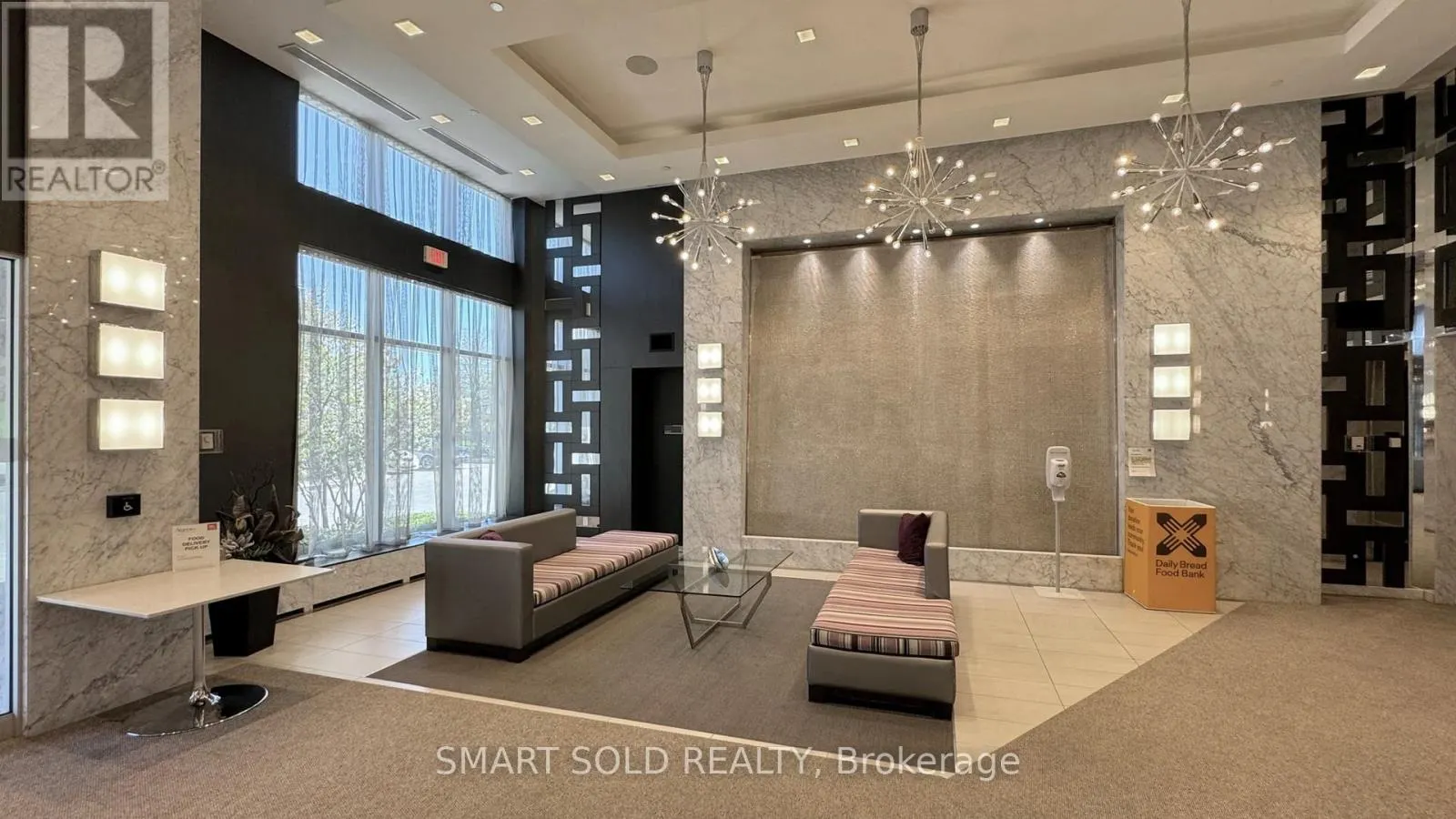PH02 - 18 GRAYDON HALL DRIVE