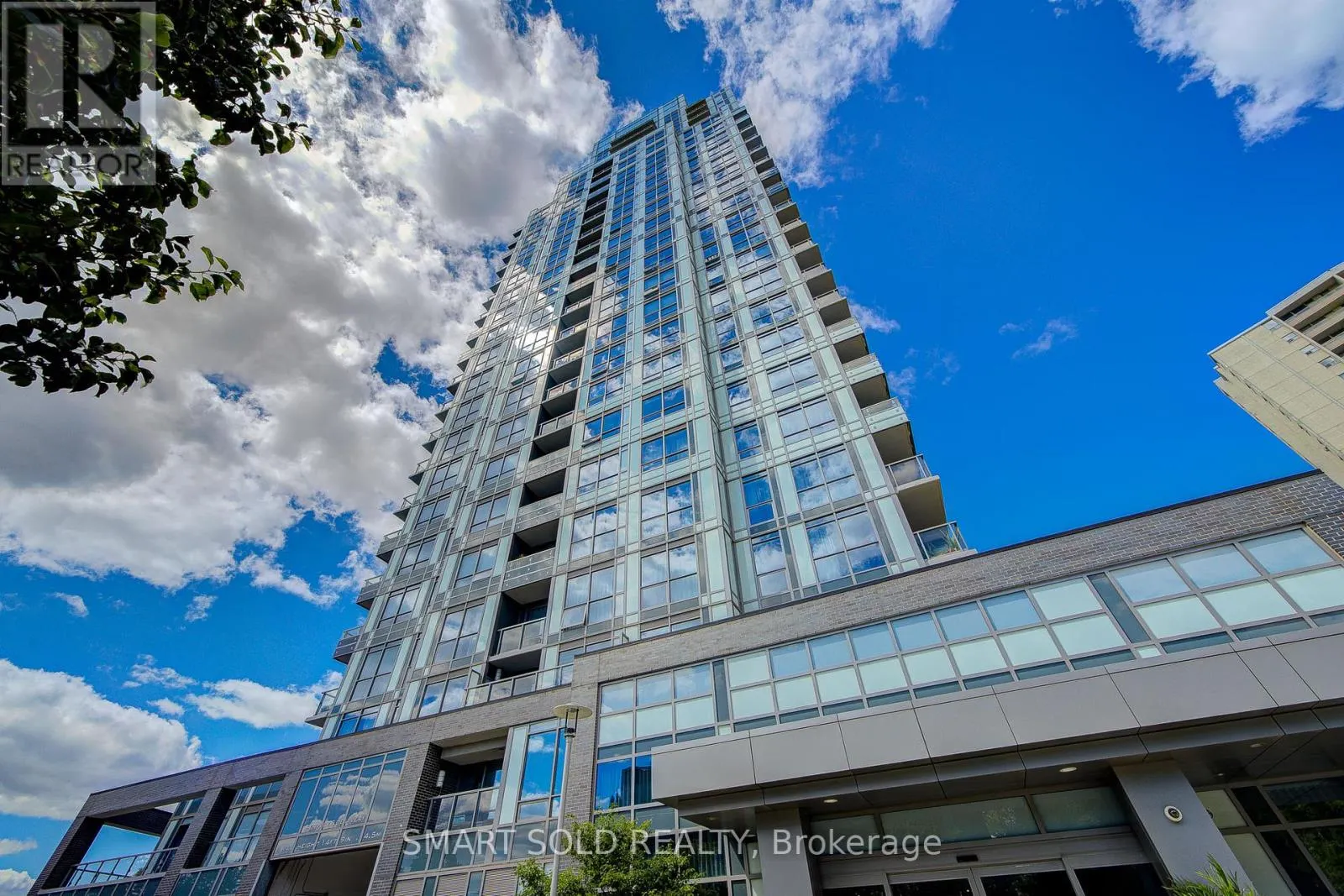 PH02 - 18 GRAYDON HALL DRIVE
