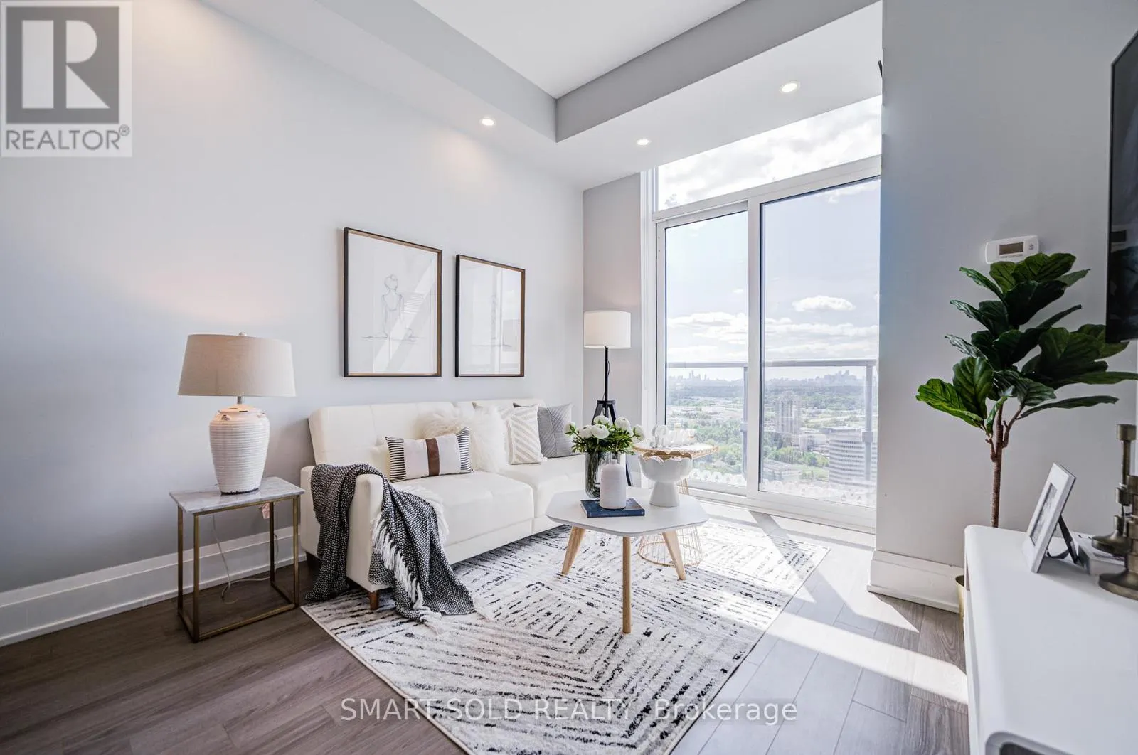 PH02 - 18 GRAYDON HALL DRIVE