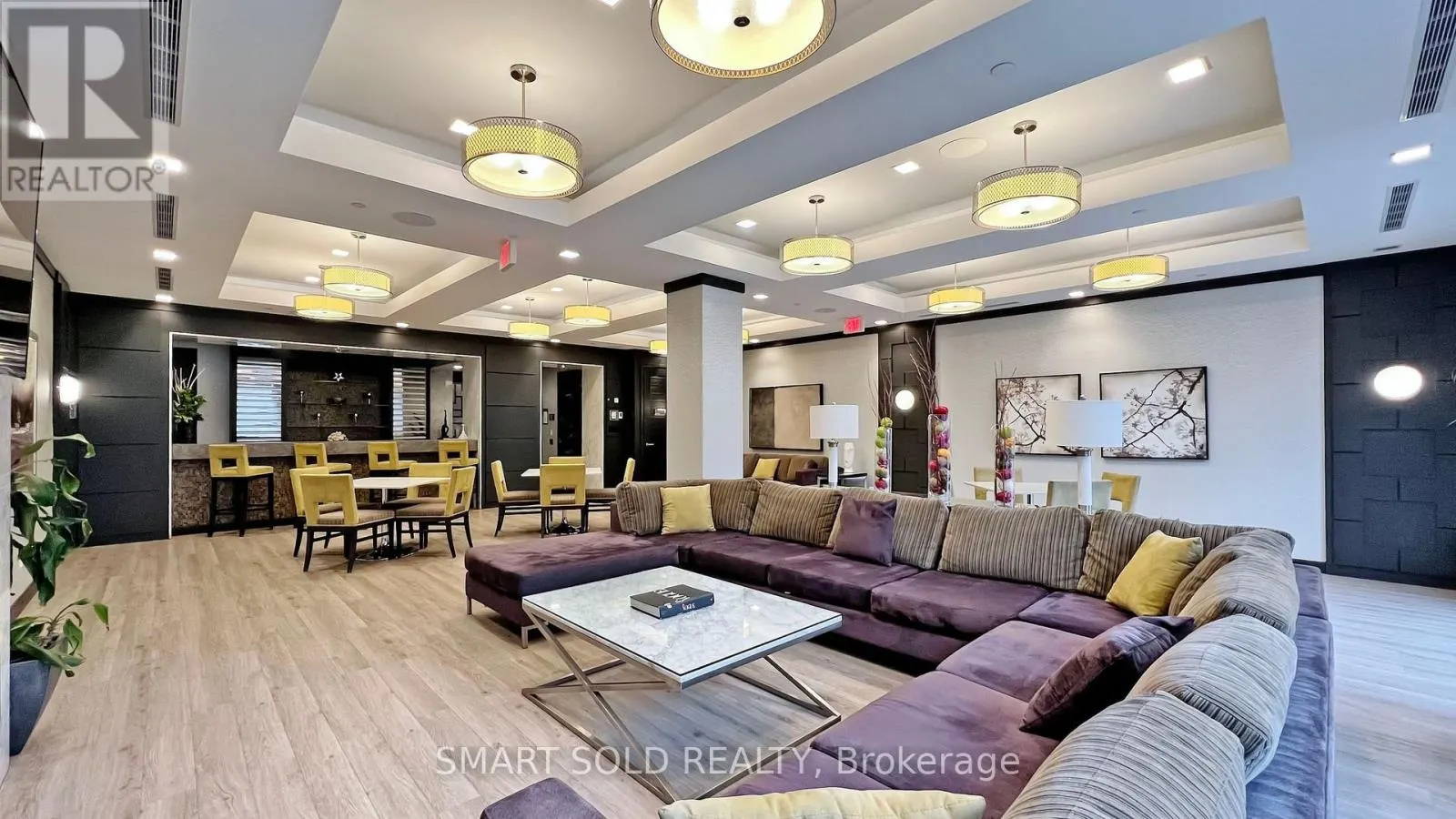 PH02 - 18 GRAYDON HALL DRIVE