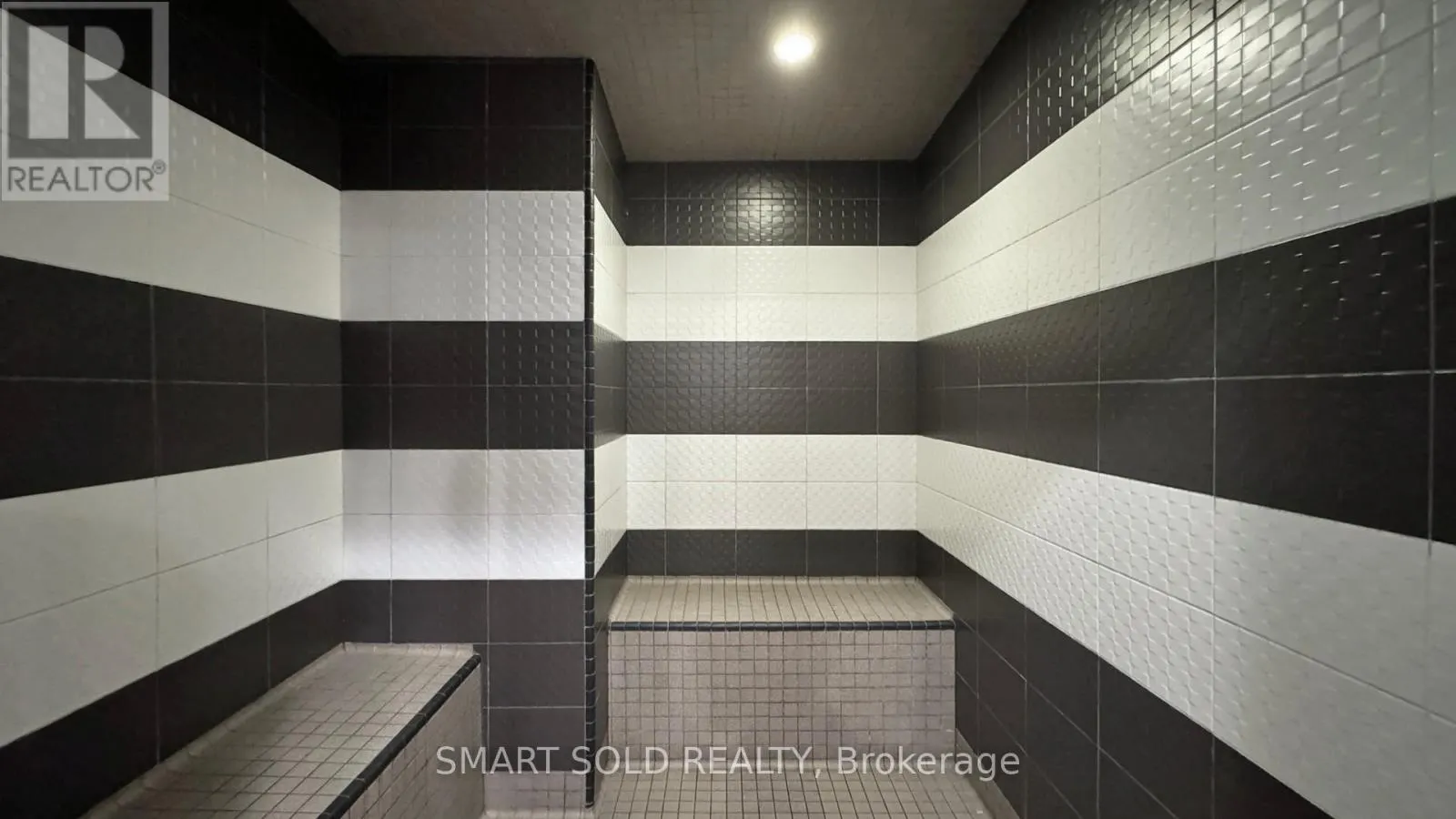 PH02 - 18 GRAYDON HALL DRIVE