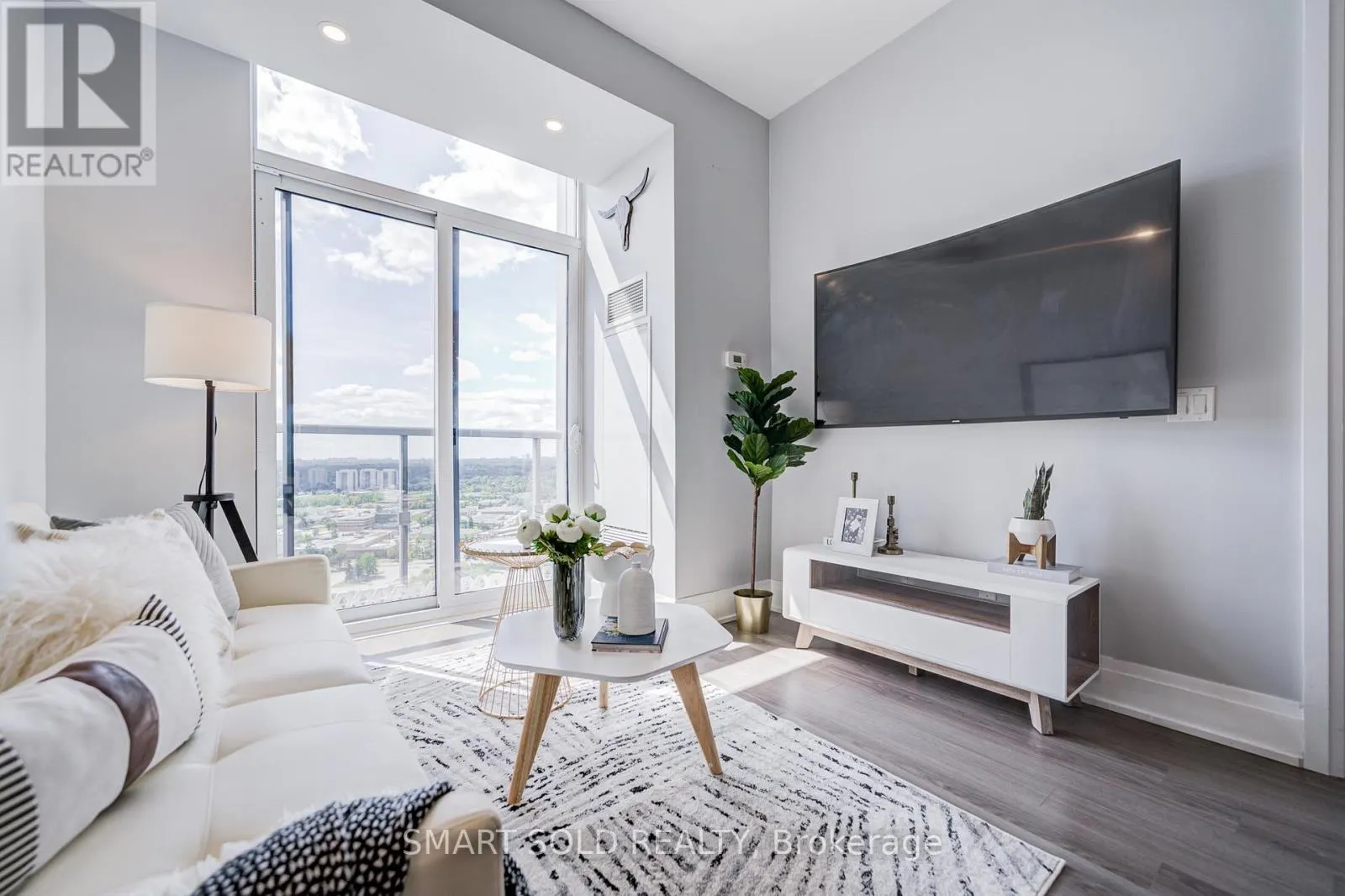 PH02 - 18 GRAYDON HALL DRIVE