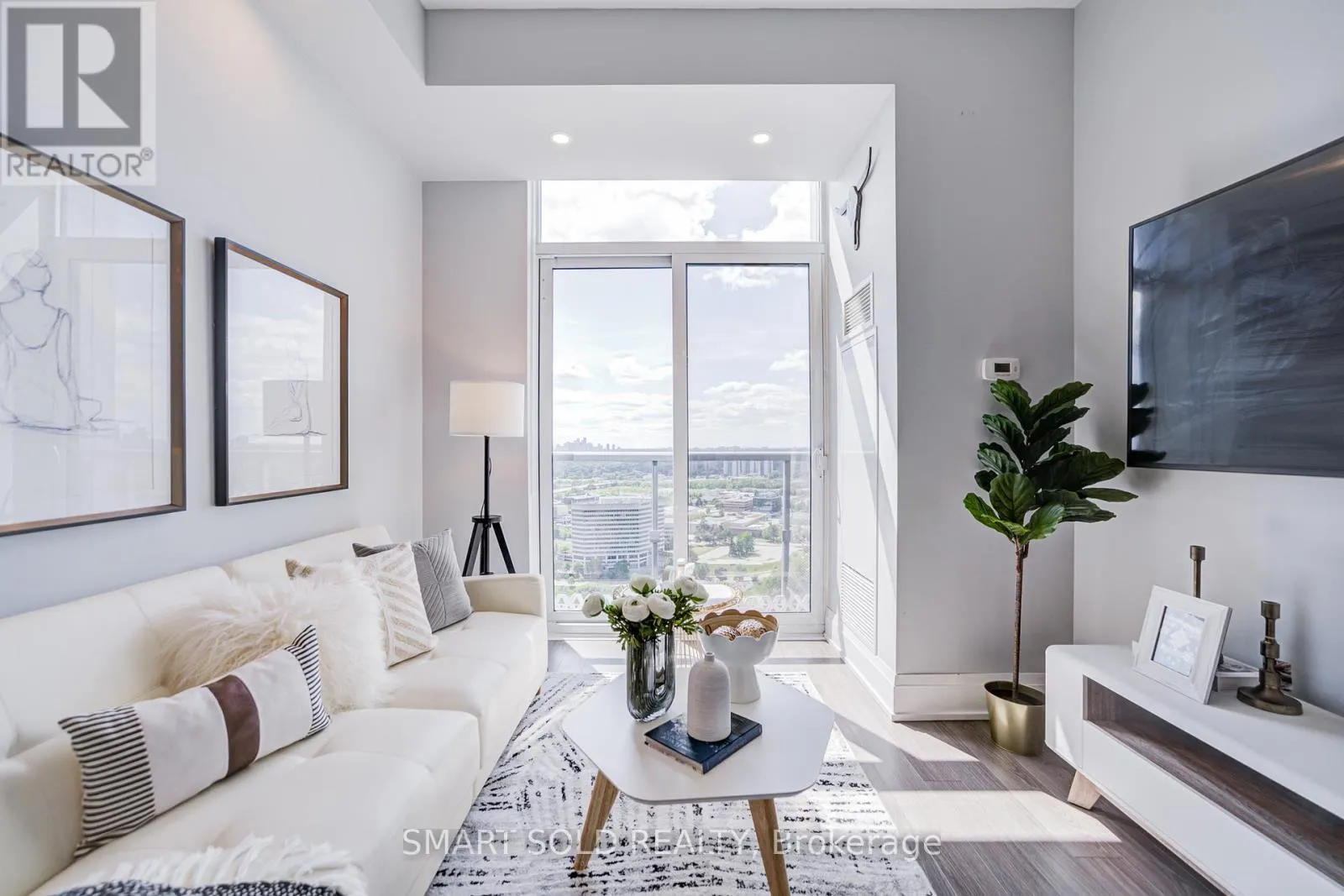 PH02 - 18 GRAYDON HALL DRIVE