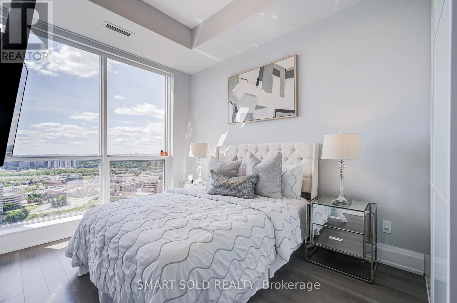 PH02 - 18 GRAYDON HALL DRIVE