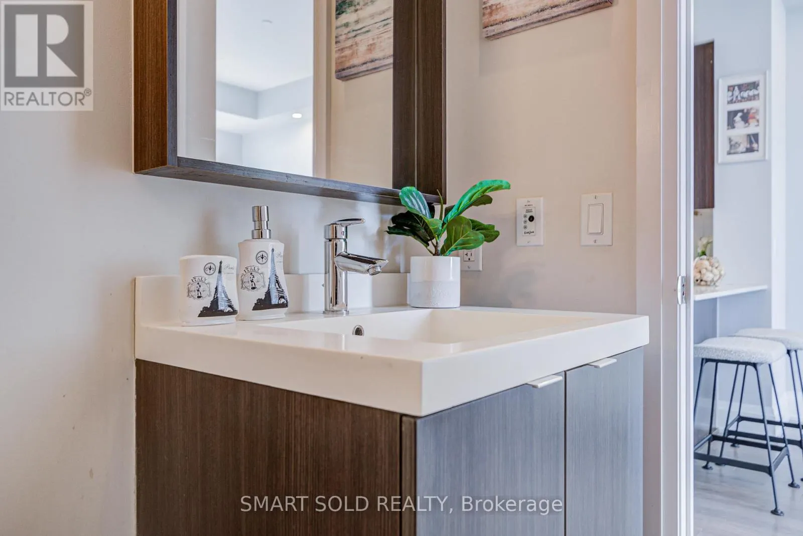 PH02 - 18 GRAYDON HALL DRIVE