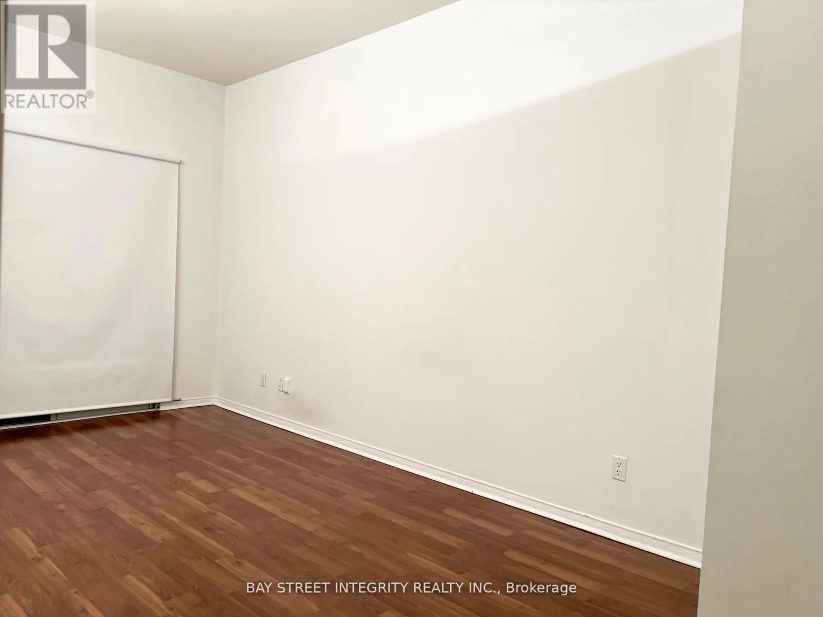 917 - 7 KING STREET E