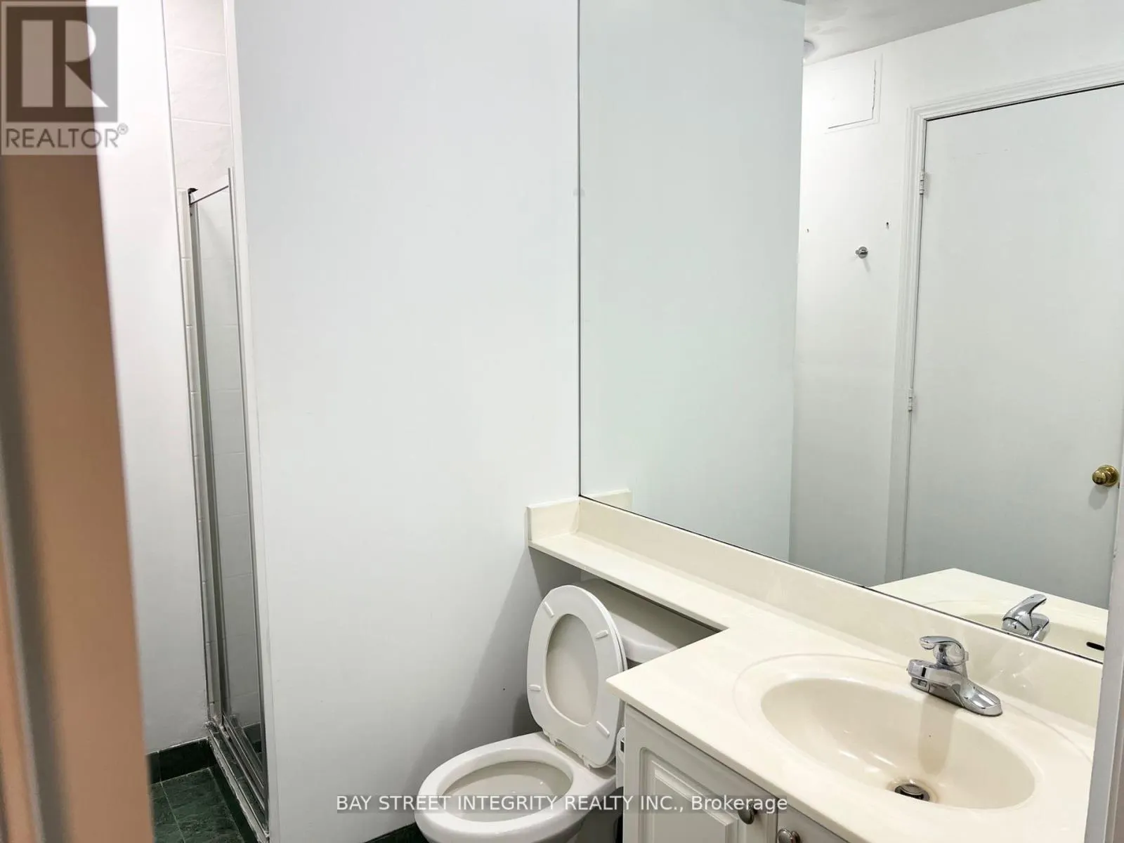 917 - 7 KING STREET E