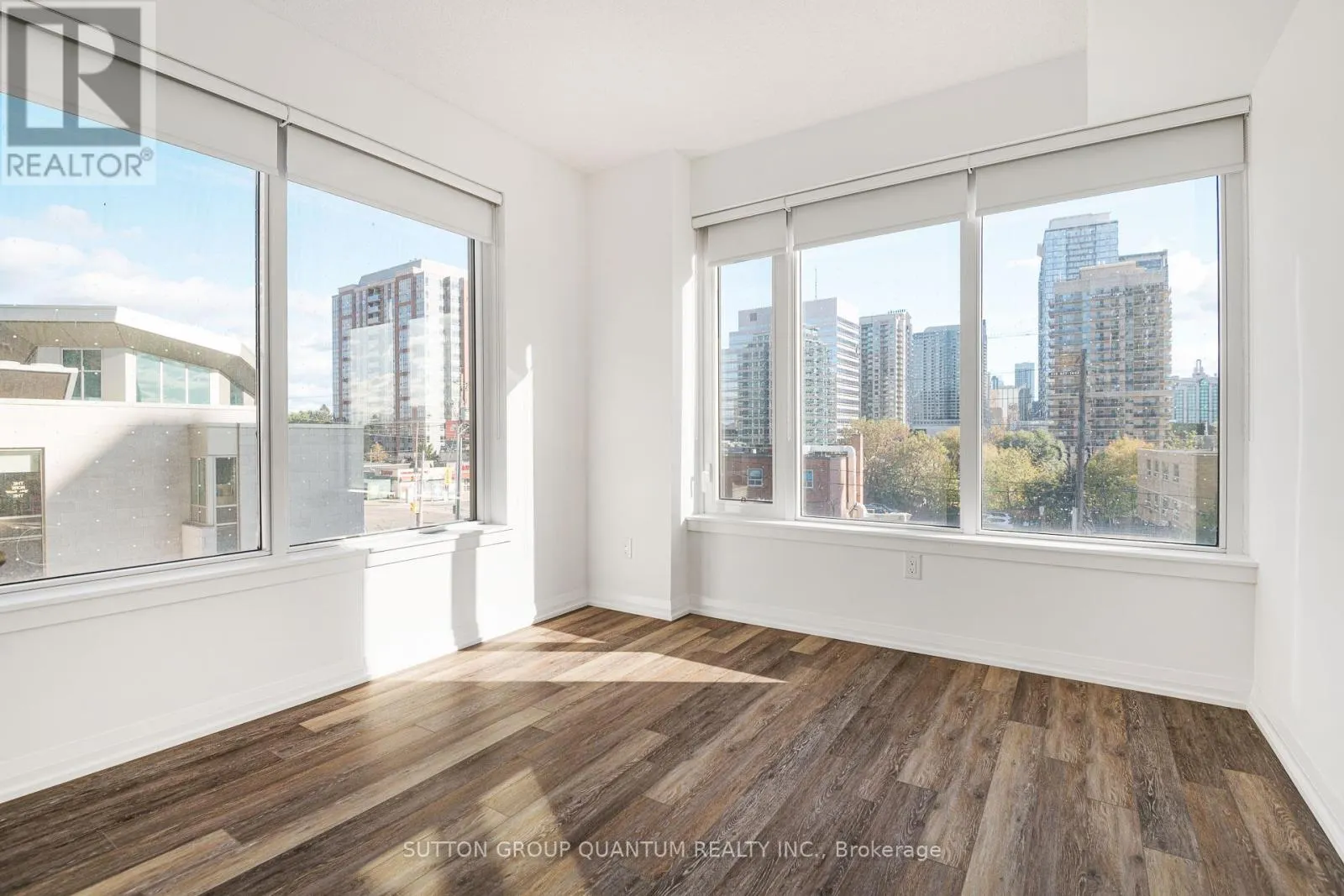 302 - 75 CANTERBURY PLACE