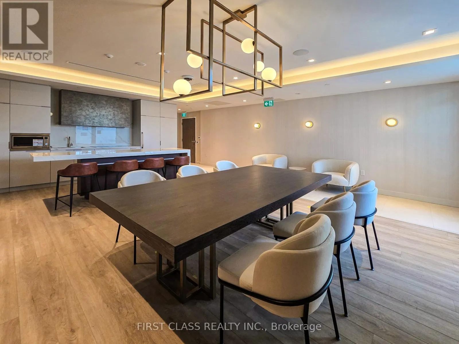 N1907 - 7 GOLDEN LION HEIGHTS